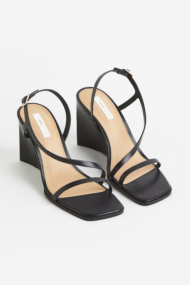 Sandaler i læder med kilehæl - Sort/Mørk beige - 6