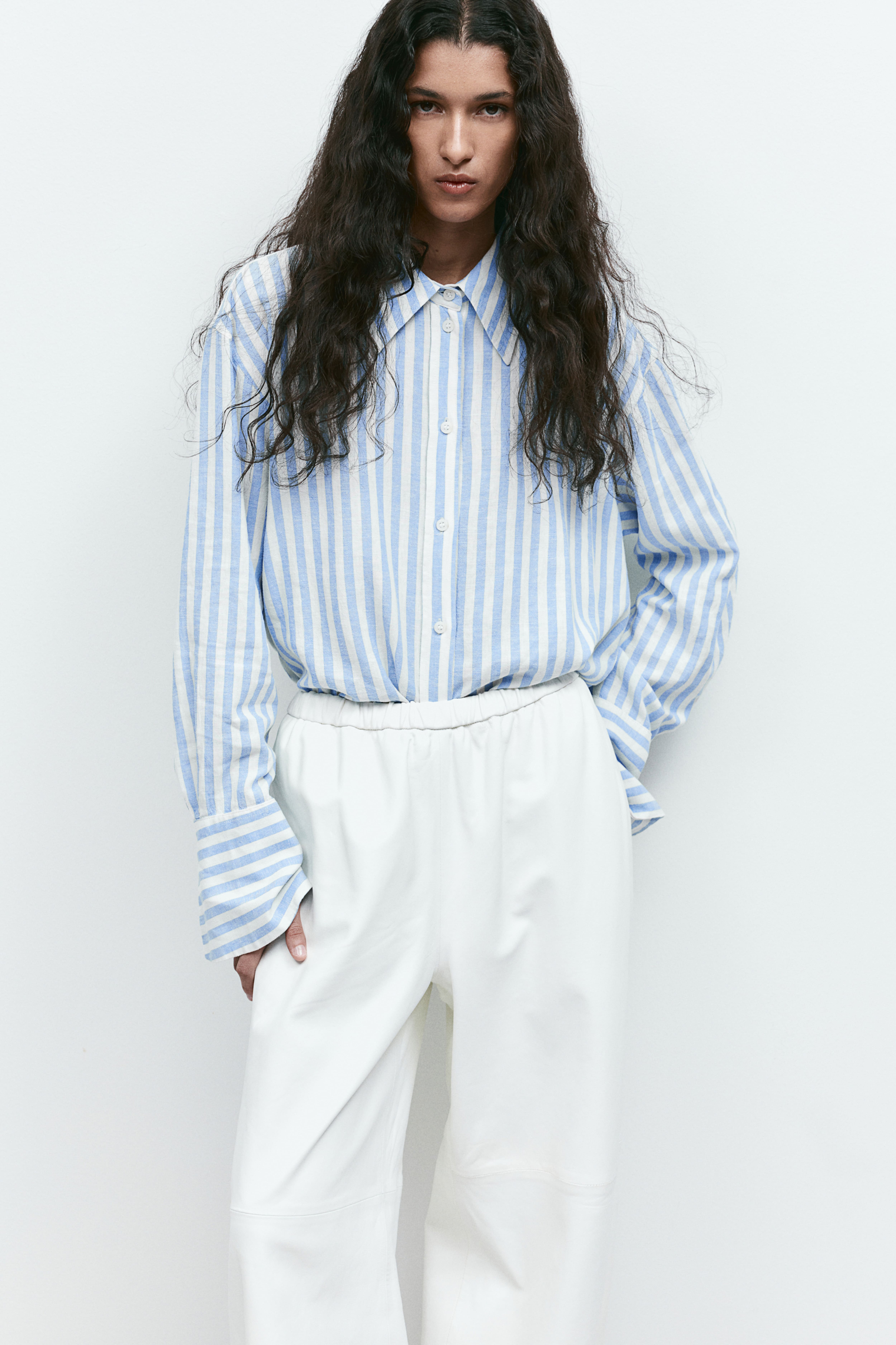 Women s Linen Shirts Linen Button Up Shirts H M CA