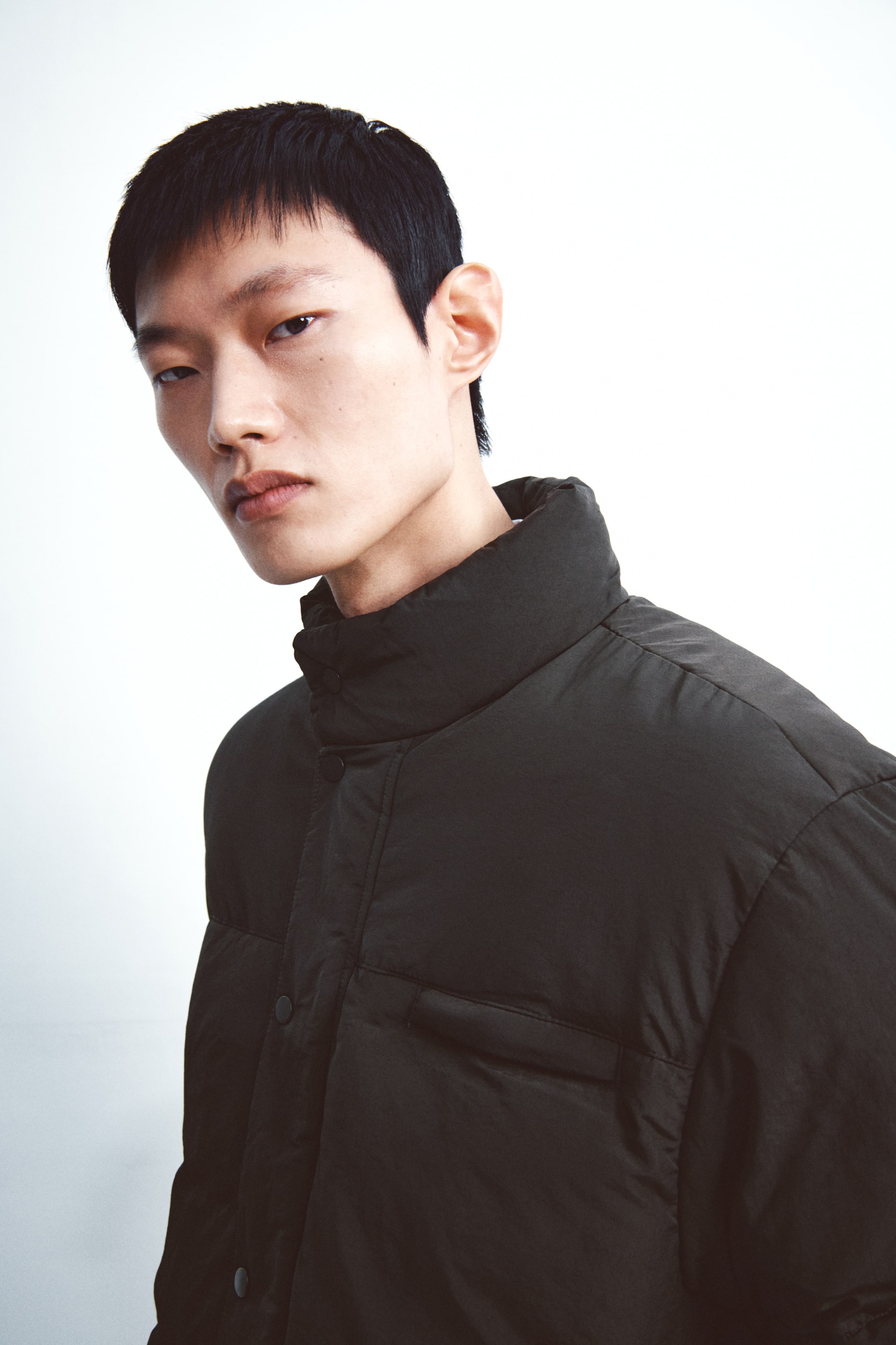 이미지 확대 보기: 나일론 퍼프 재킷 - 다크 브라운 - Men | H&M KR 4