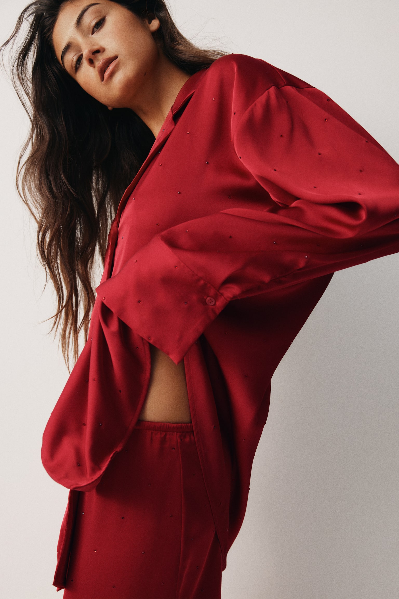 Camicia da pigiama in satin decorata - Rosso scuro - 6