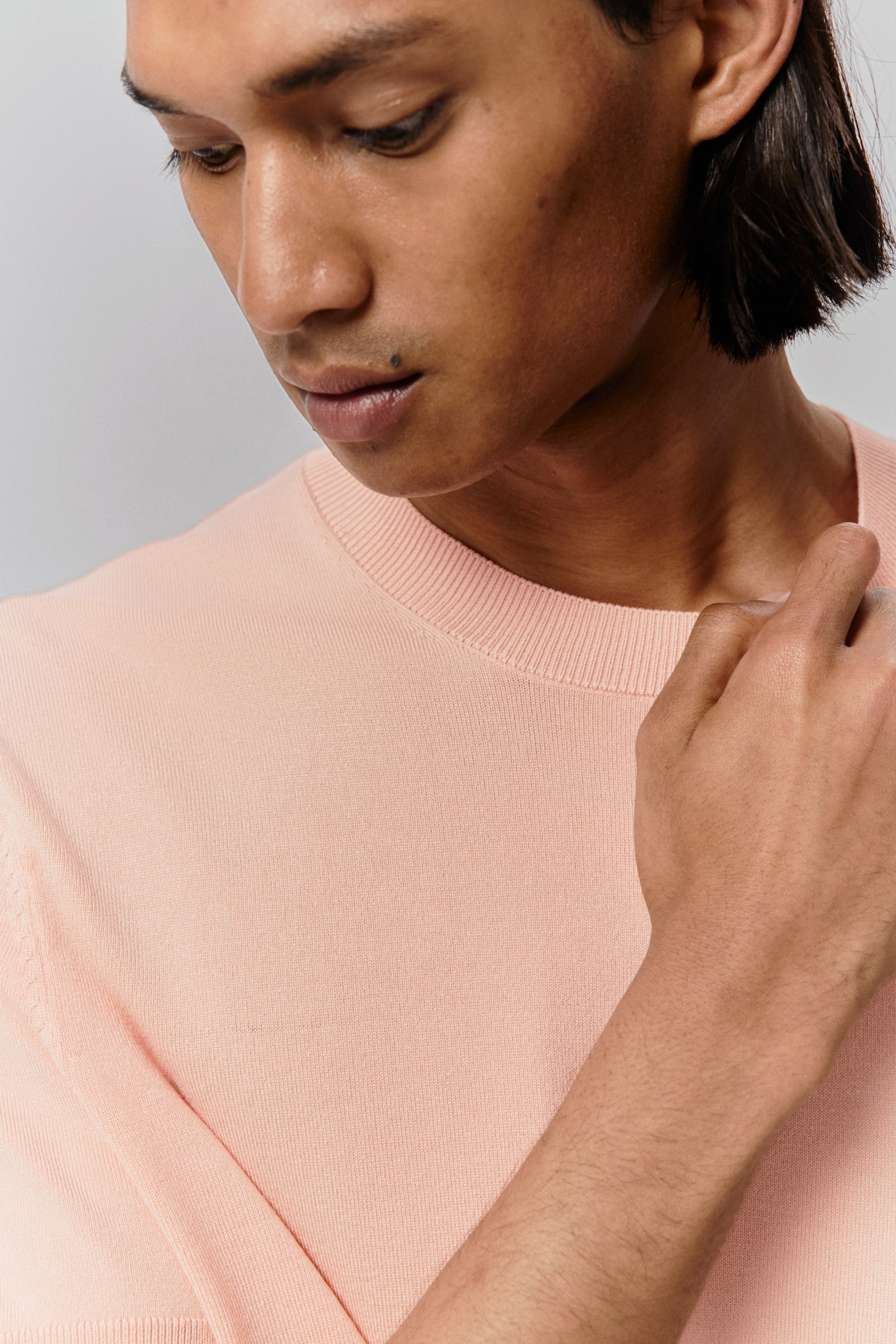 Slim Fit Fine-knit T-shirt - Peach pink/White/Light yellow/Pale green/Black/Sage green/Dark beige - 5