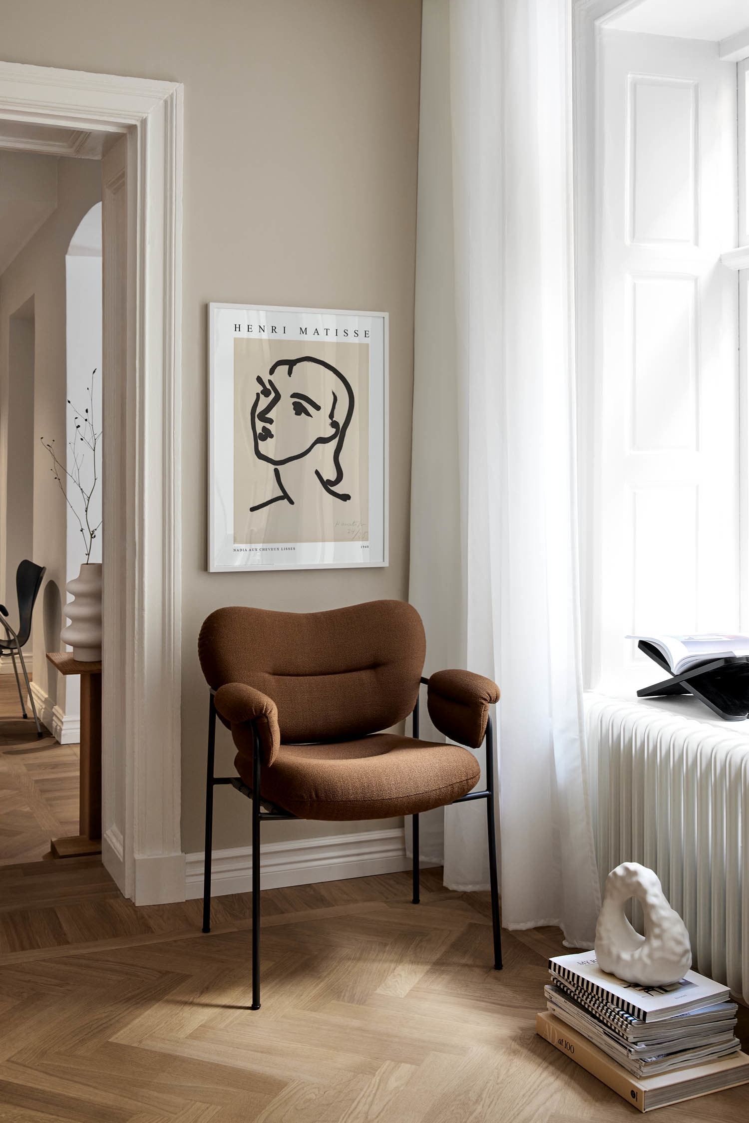 Nadia Aux Cheveux Lisses Poster - Beige/blau