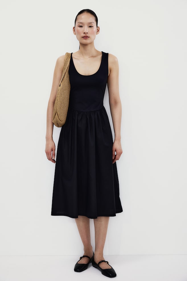 Flared-skirt dress - 7