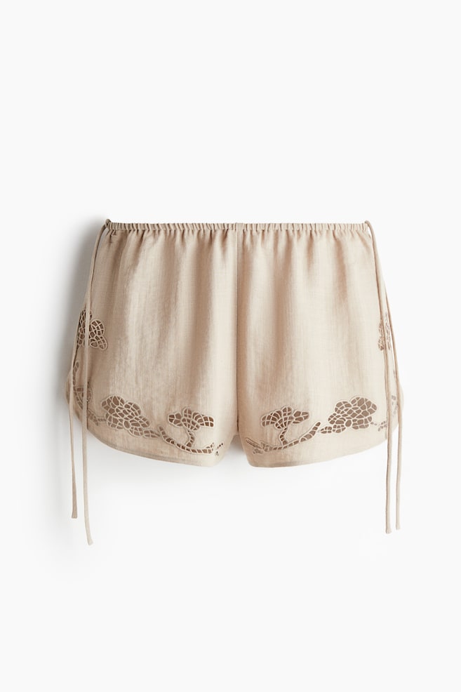 Strandshorts mit Broderie Anglaise - Hellbeige/Grün - 1