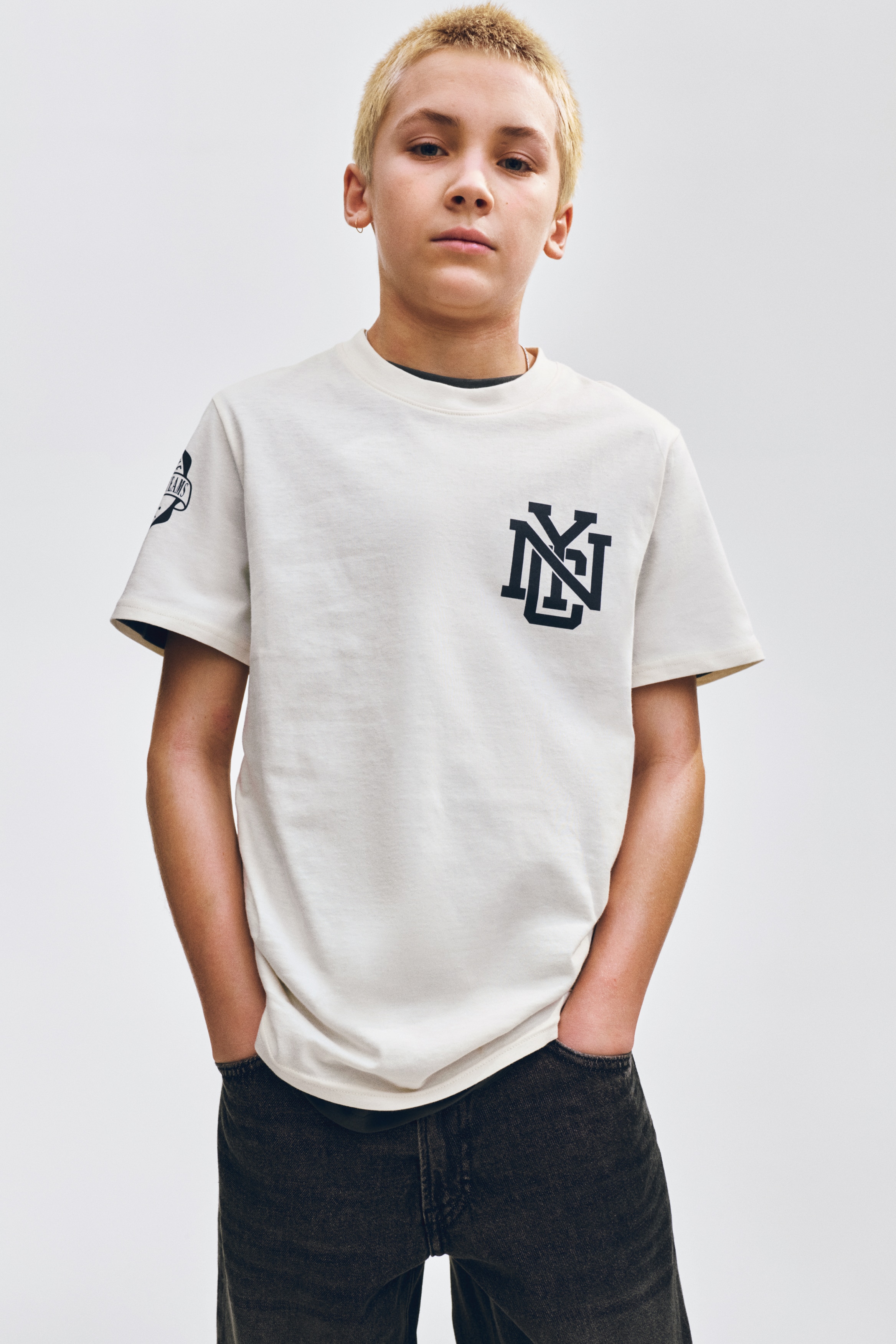 T-shirt i bomuld med tryk - Creme/NYC/Lys turkis/Mønstret/Lyseblå/Batikmønstret/Hvid/Mønstret/Hvid/Mønstret/Sort/Skelet/Hvid/Marmoreret