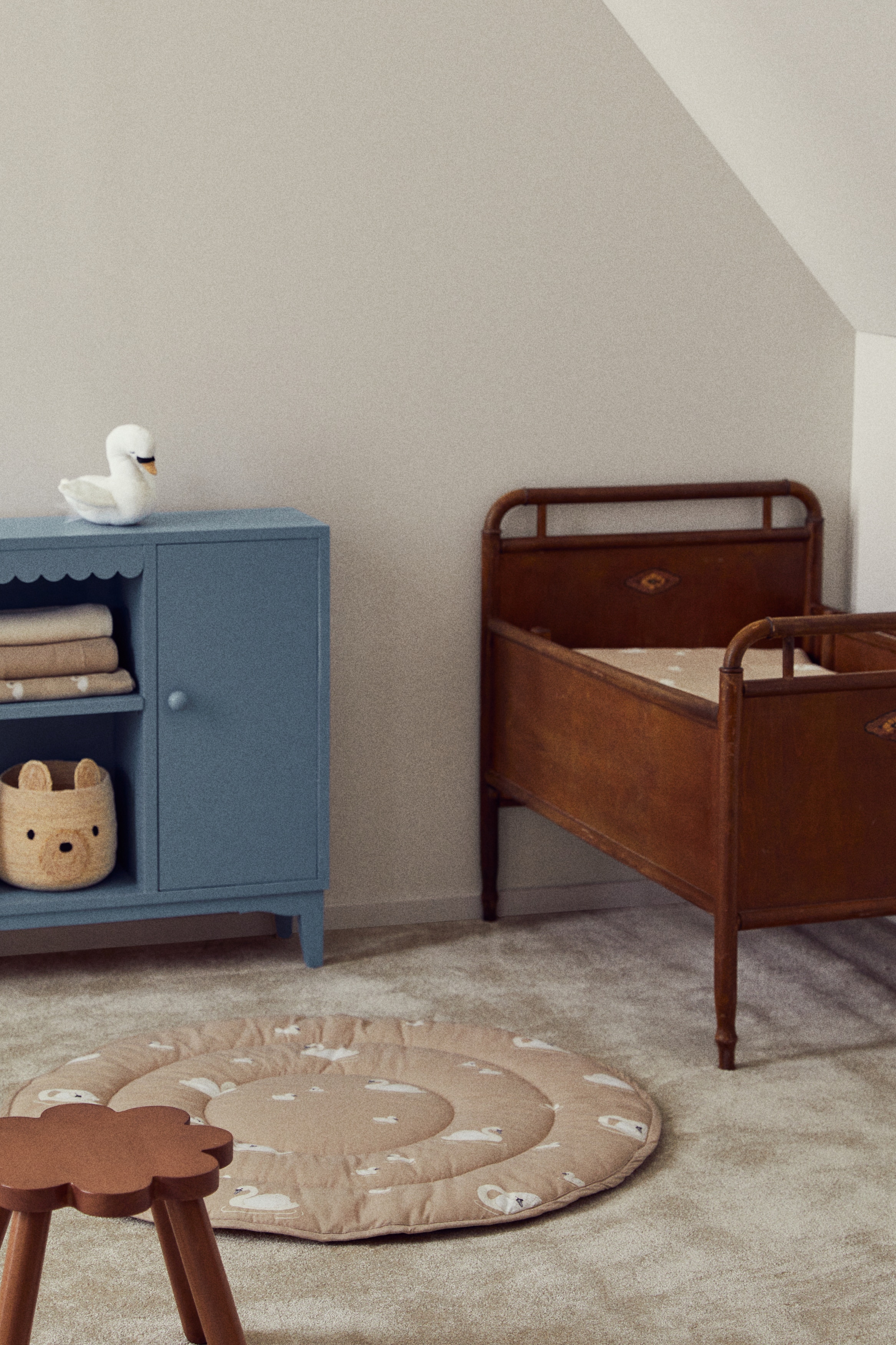 Prešívaná bavlnená podložka pre bábätká - Béžová/labute/Béžová/kvetovaná