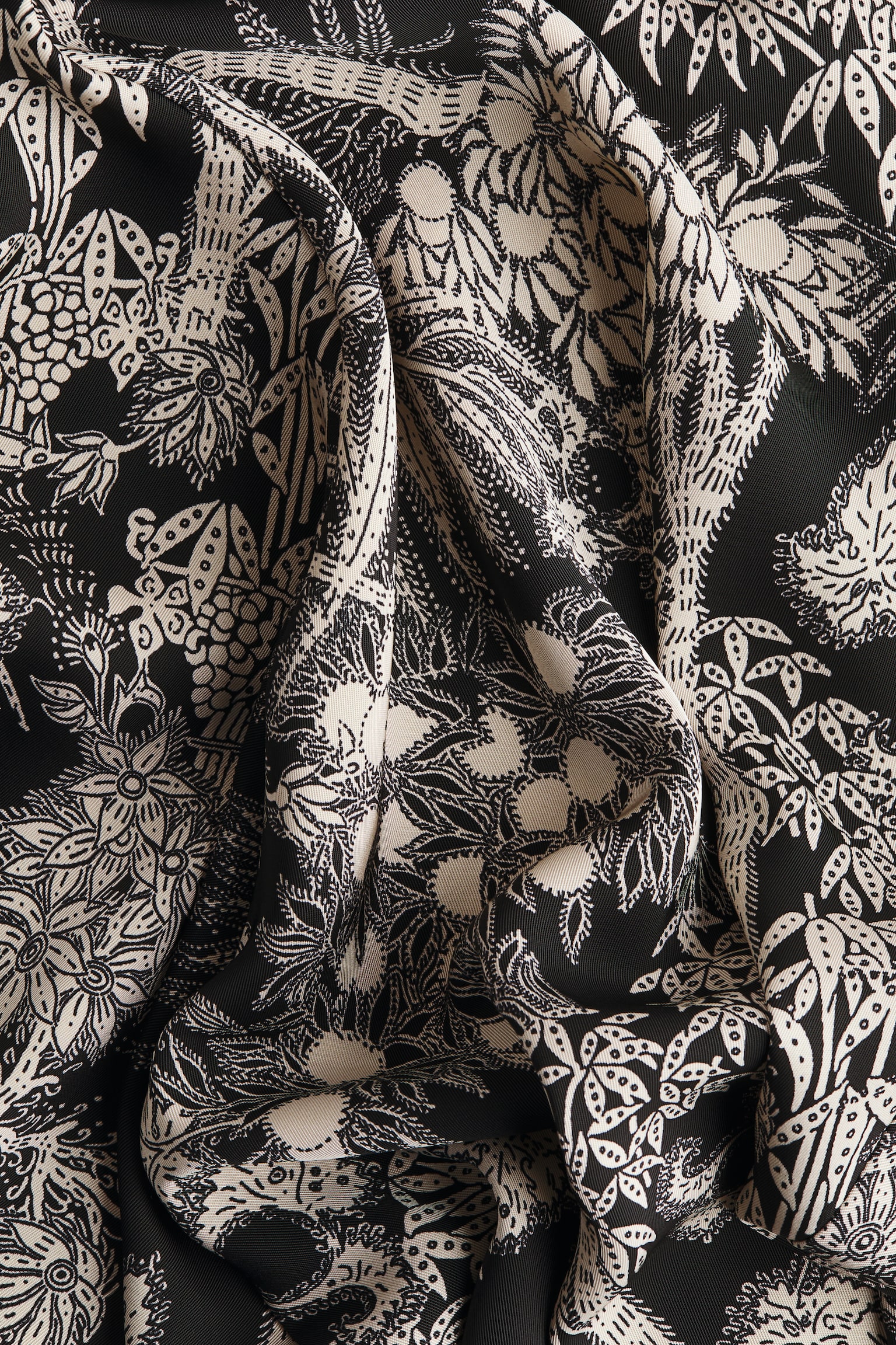 Vestido de satín con mangas japonesas - Negro/Diseño - 5