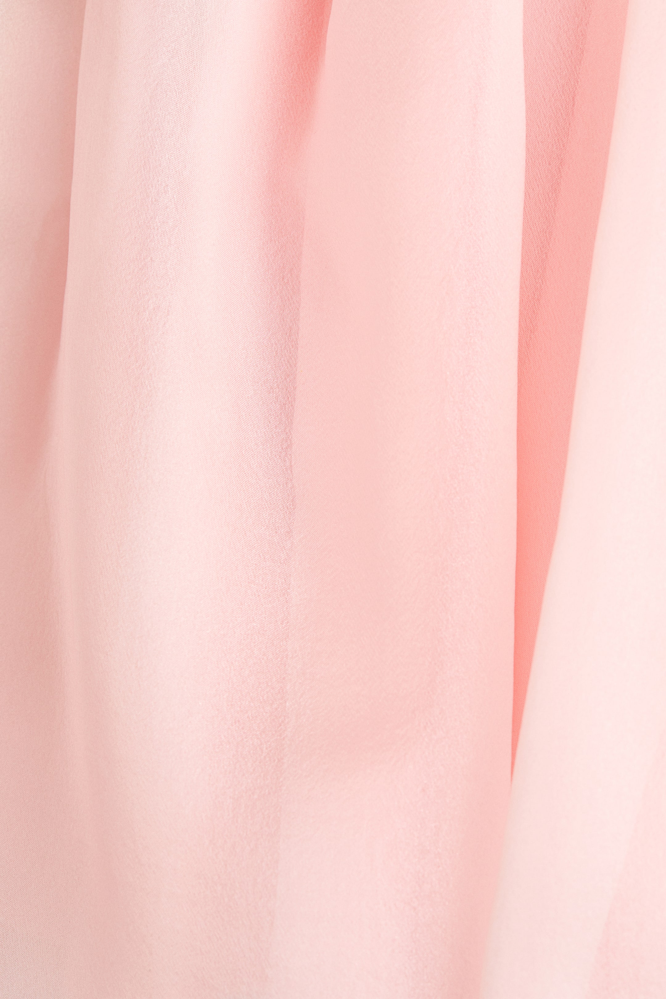 Robe à manches bouffantes en satin