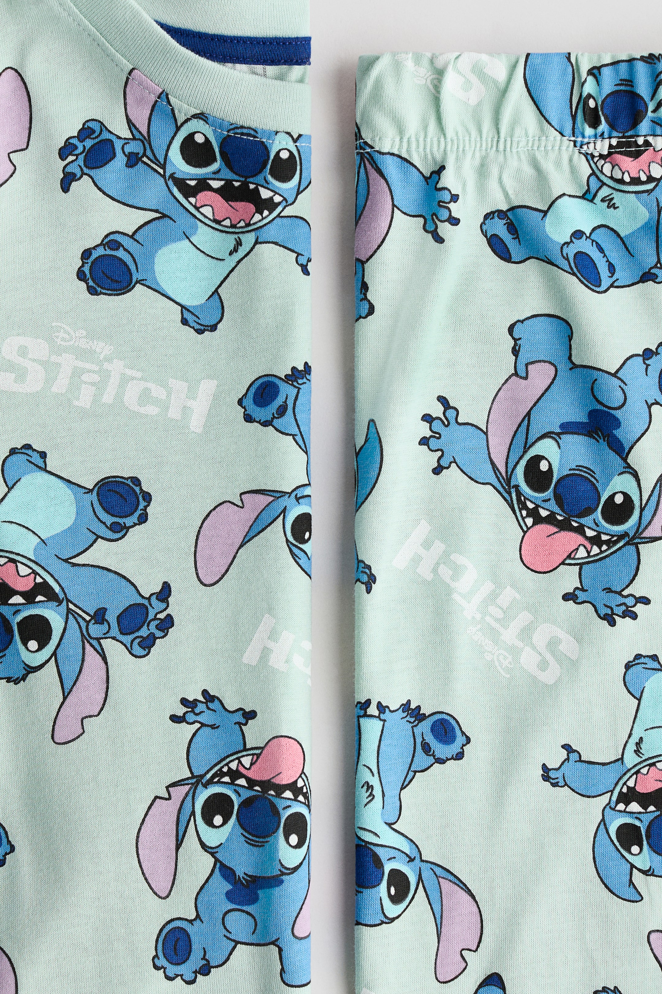 Näytä suurempi kuva: Painokuvallinen puuvillapyjama - Mintunvihreä/Lilo & Stitch - Kids | H&M FI 2