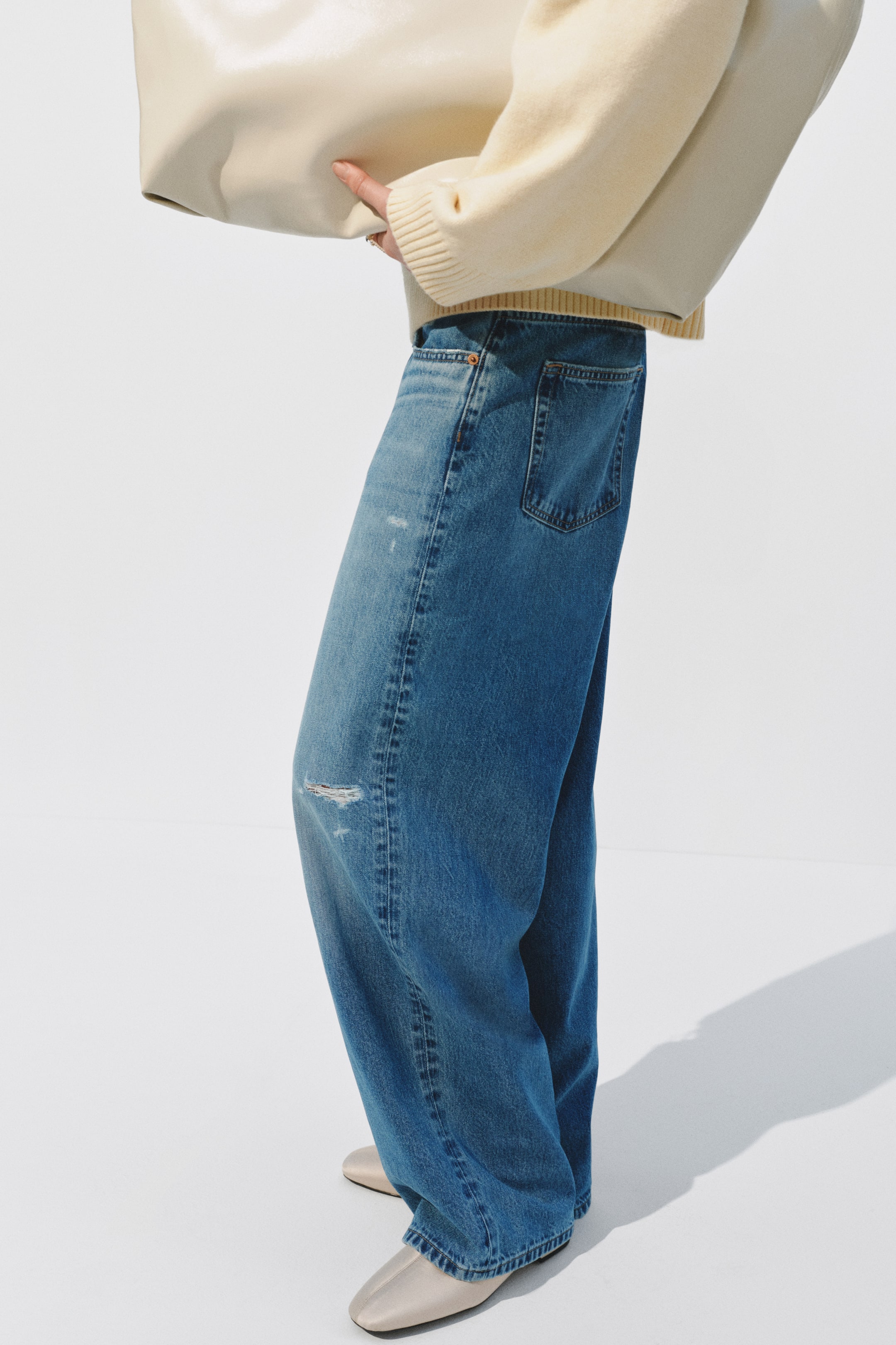 Женские джинсы H&M Barrel Regular Waist Ankle Jeans — фото 4