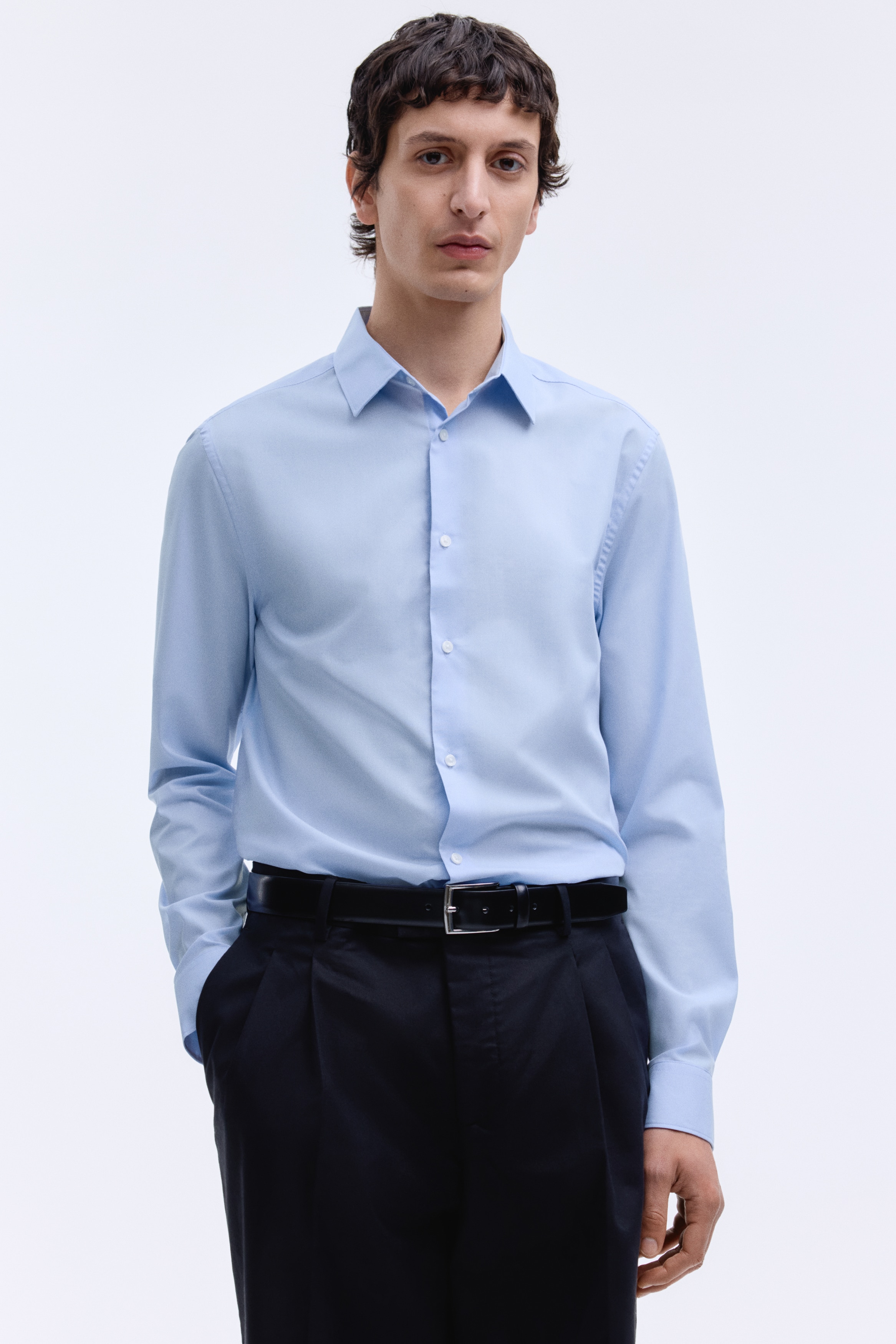 スリムフィット イージーアイロンシャツ - ライトブルー - Men | H&M JP