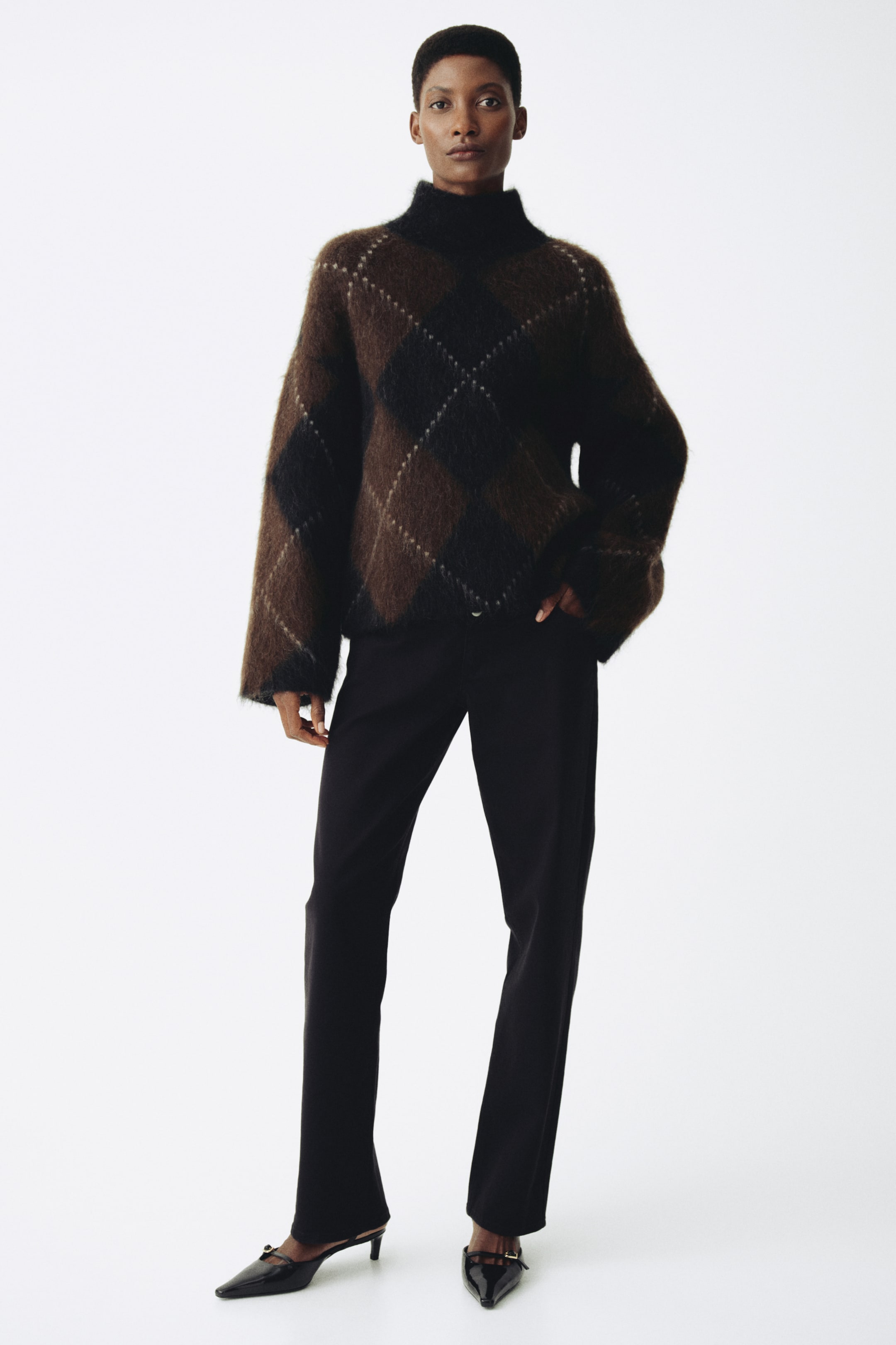 Büyük resmi görüntüle: MAMA Straight Jeans - Siyah - KADIN | H&M TR 2