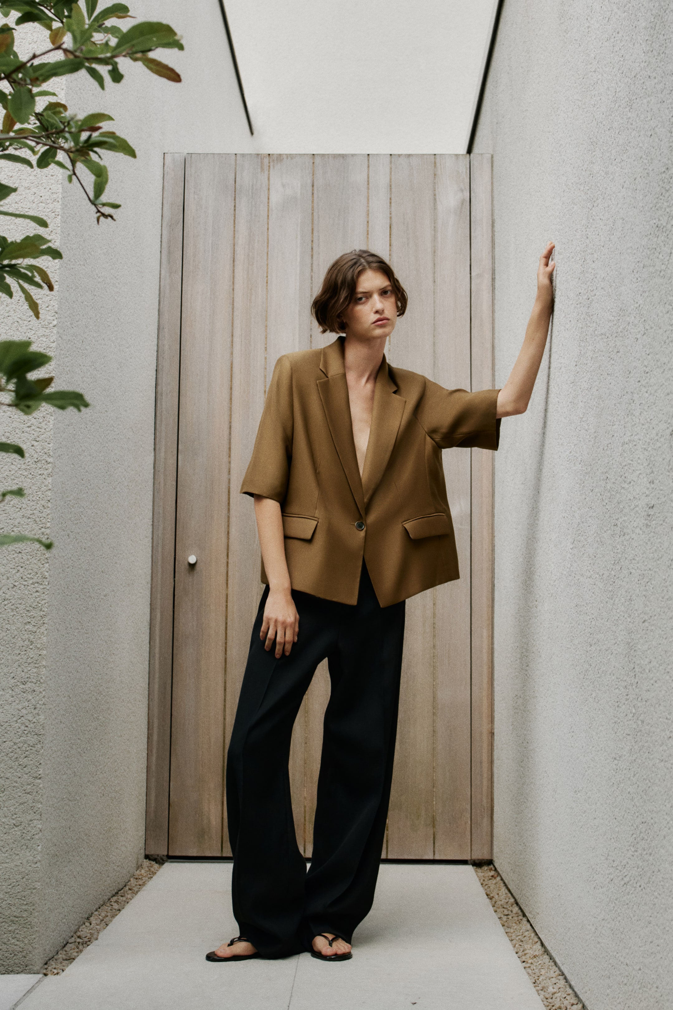 Visa större bild: Short-sleeved blazer - Khakigrön - DAM | H&M FI 1