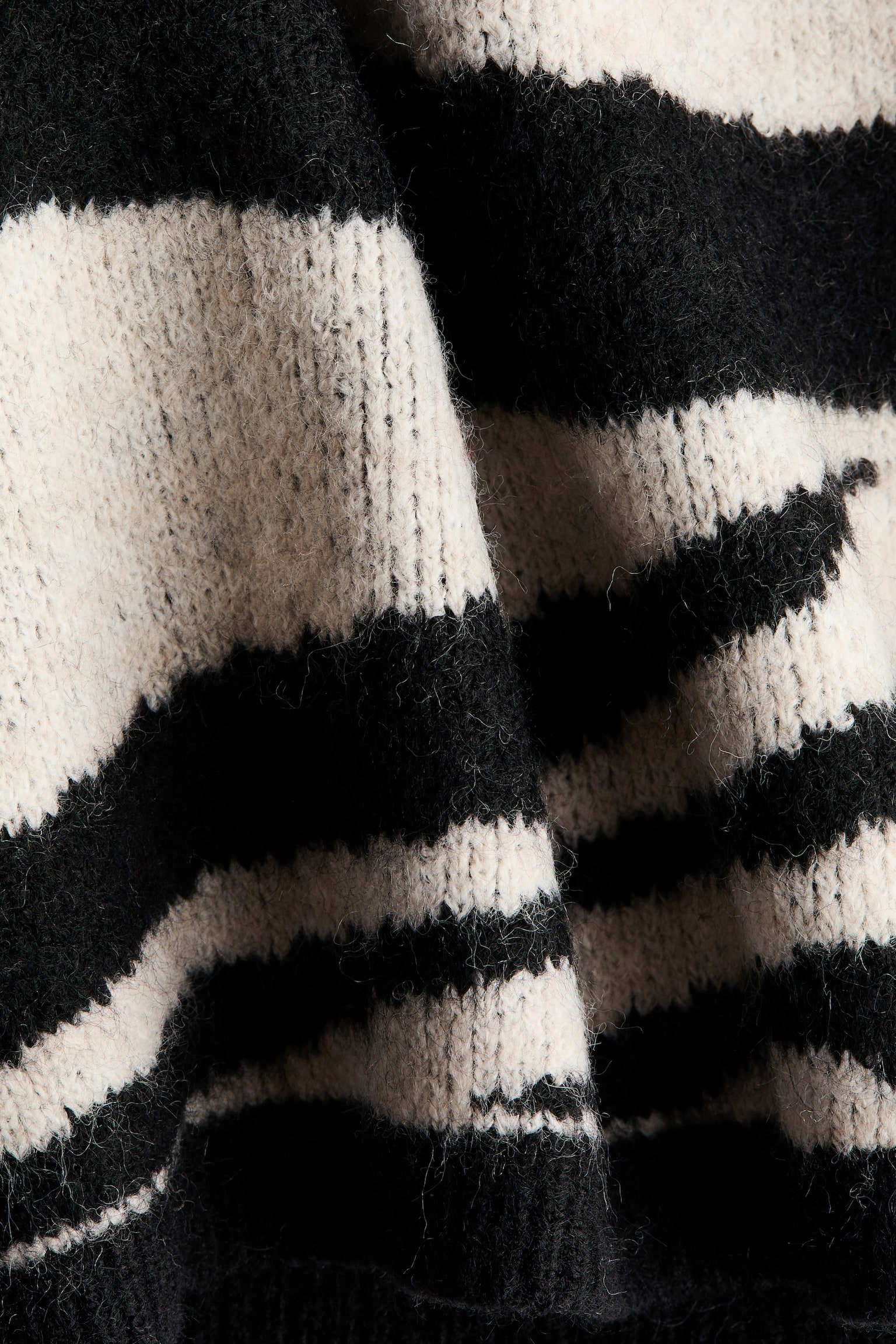 Jacquard-knit jumper - Black/Zebra print - 4
