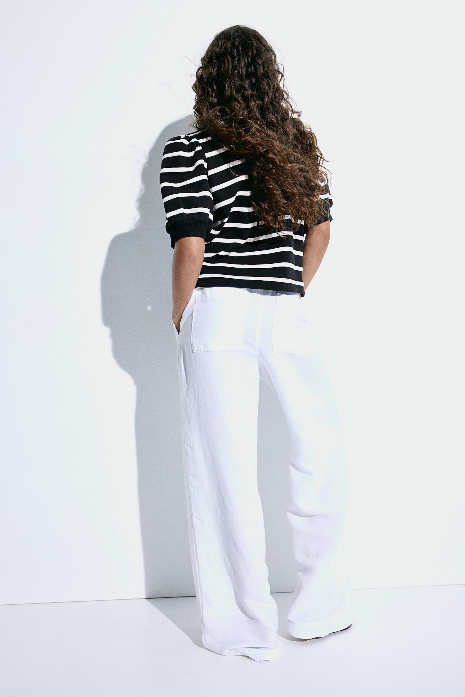 Puff-sleeved top - Black/White striped/Black/White striped/Beige/Light blue/White/Burgundy - 3