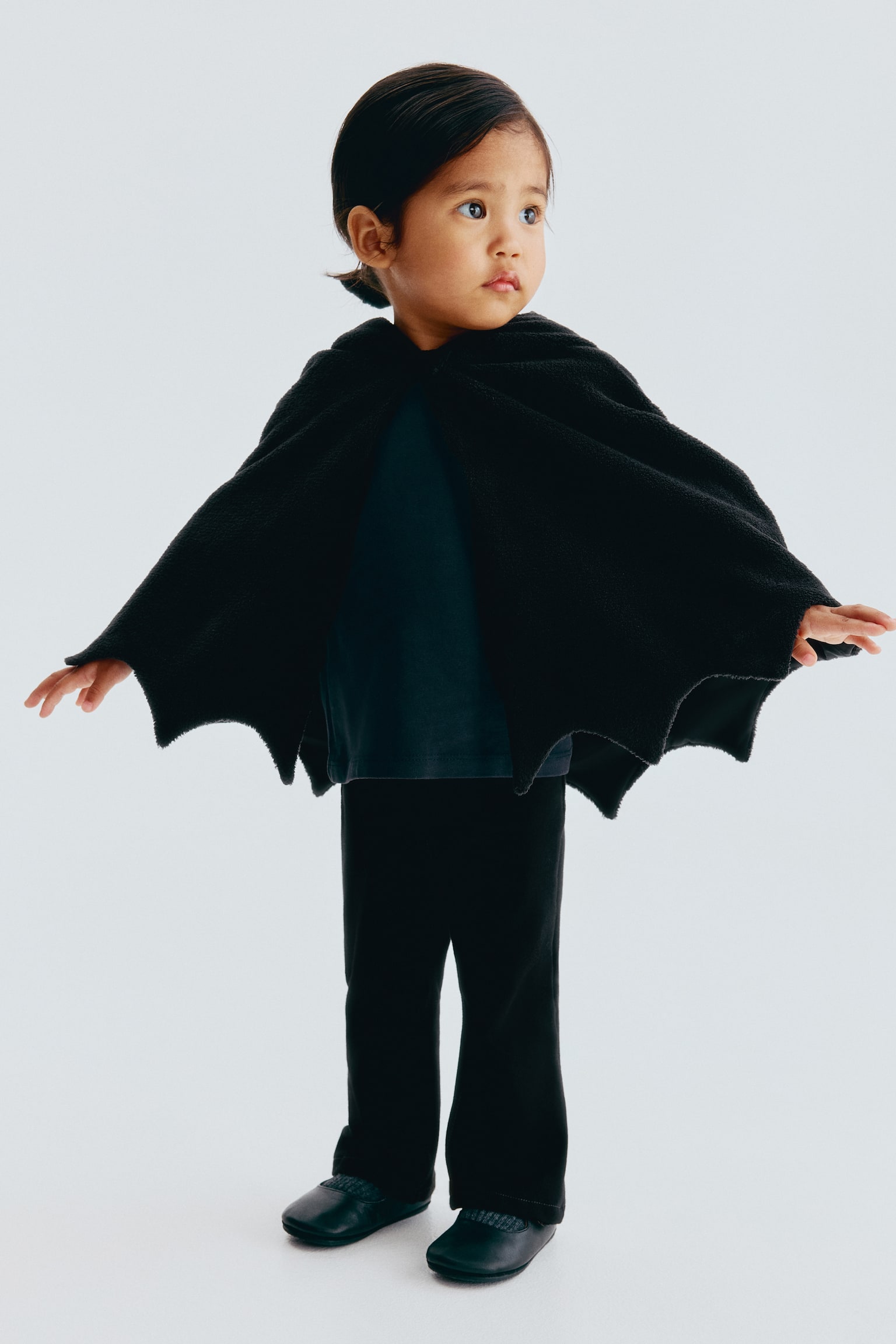 Bat Cape - Black/bat - 1