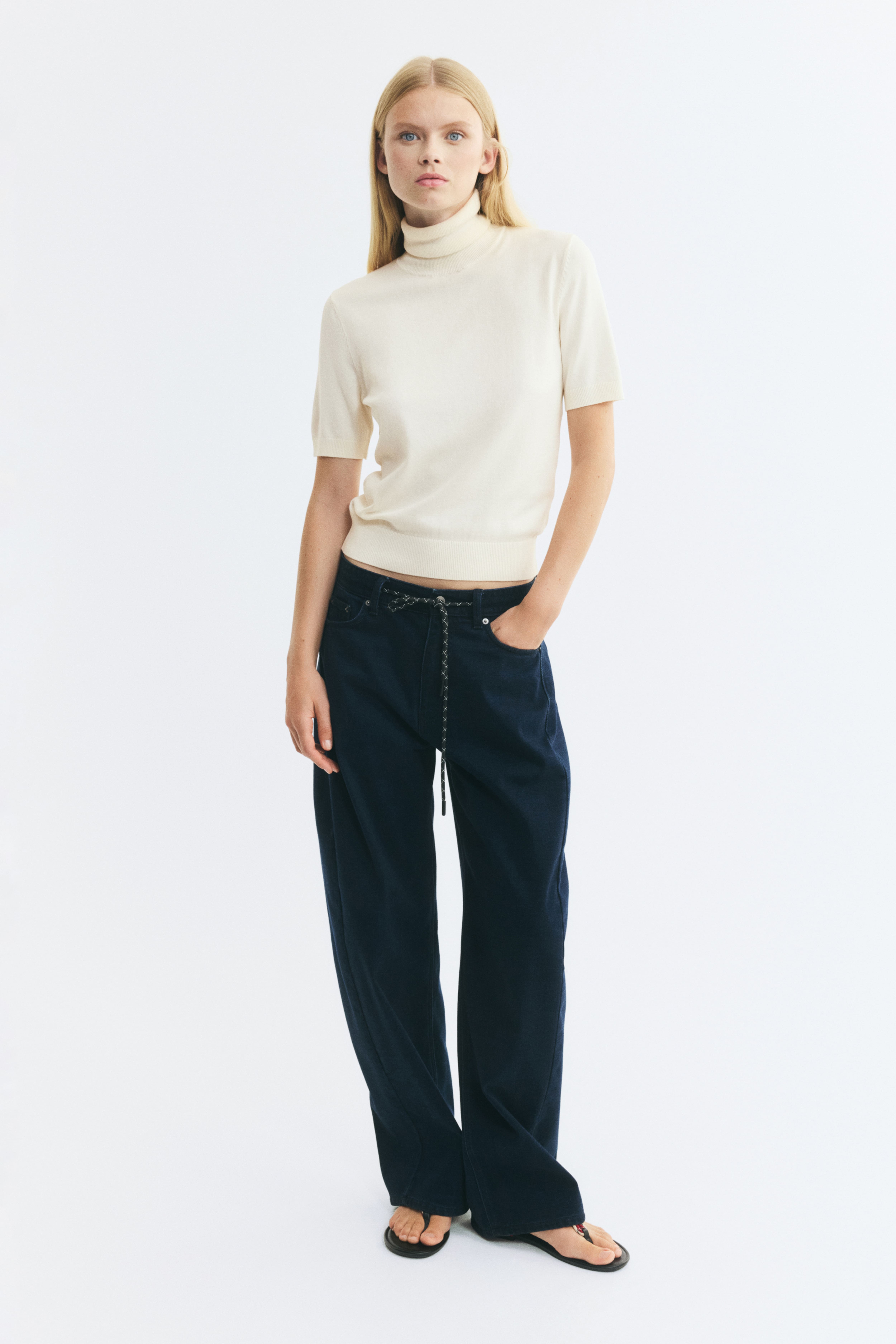 Haut col roulé en tricot fin