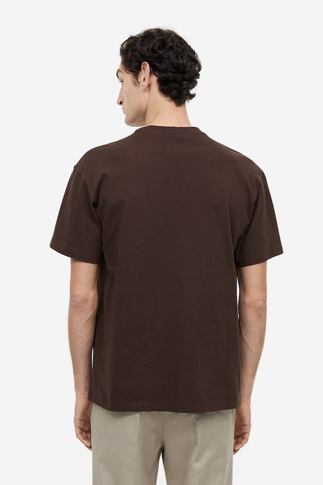 Painokuvallinen T-paita Relaxed Fit - Tummanruskea/Kukat - 5