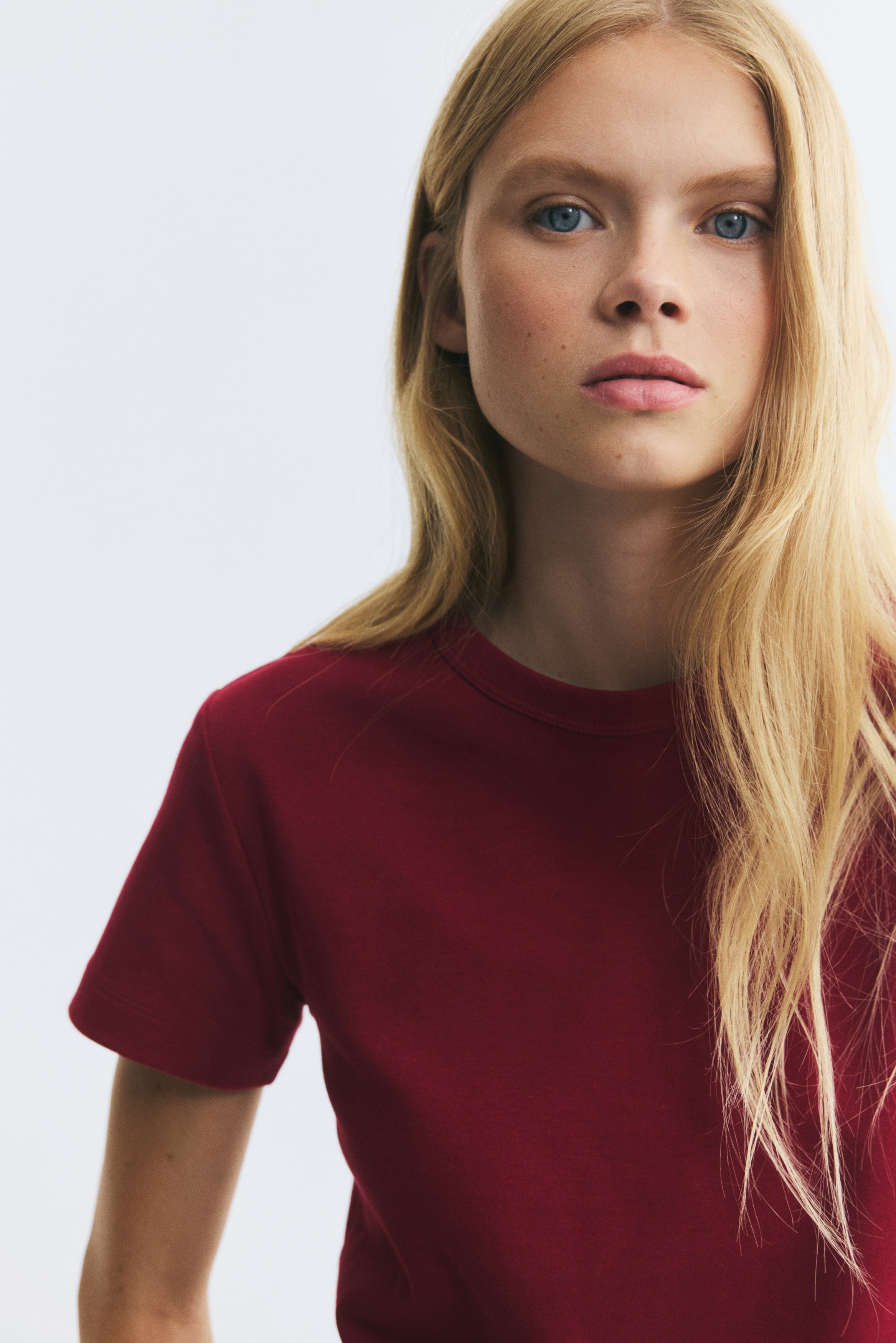 Fitted T-shirtModel