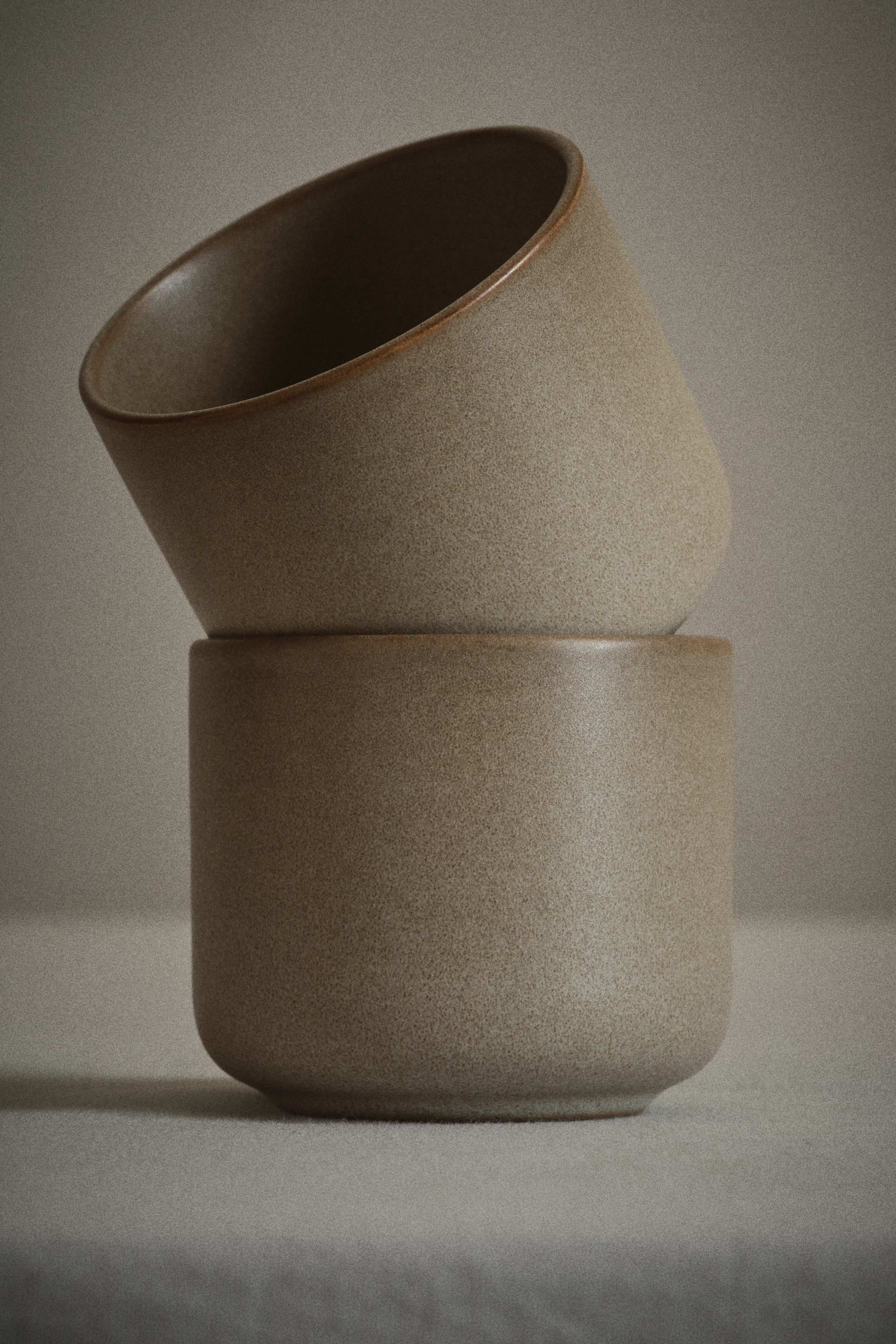 2-Pack Reactive-Glaze Mugs - Beige/Light beige/Black