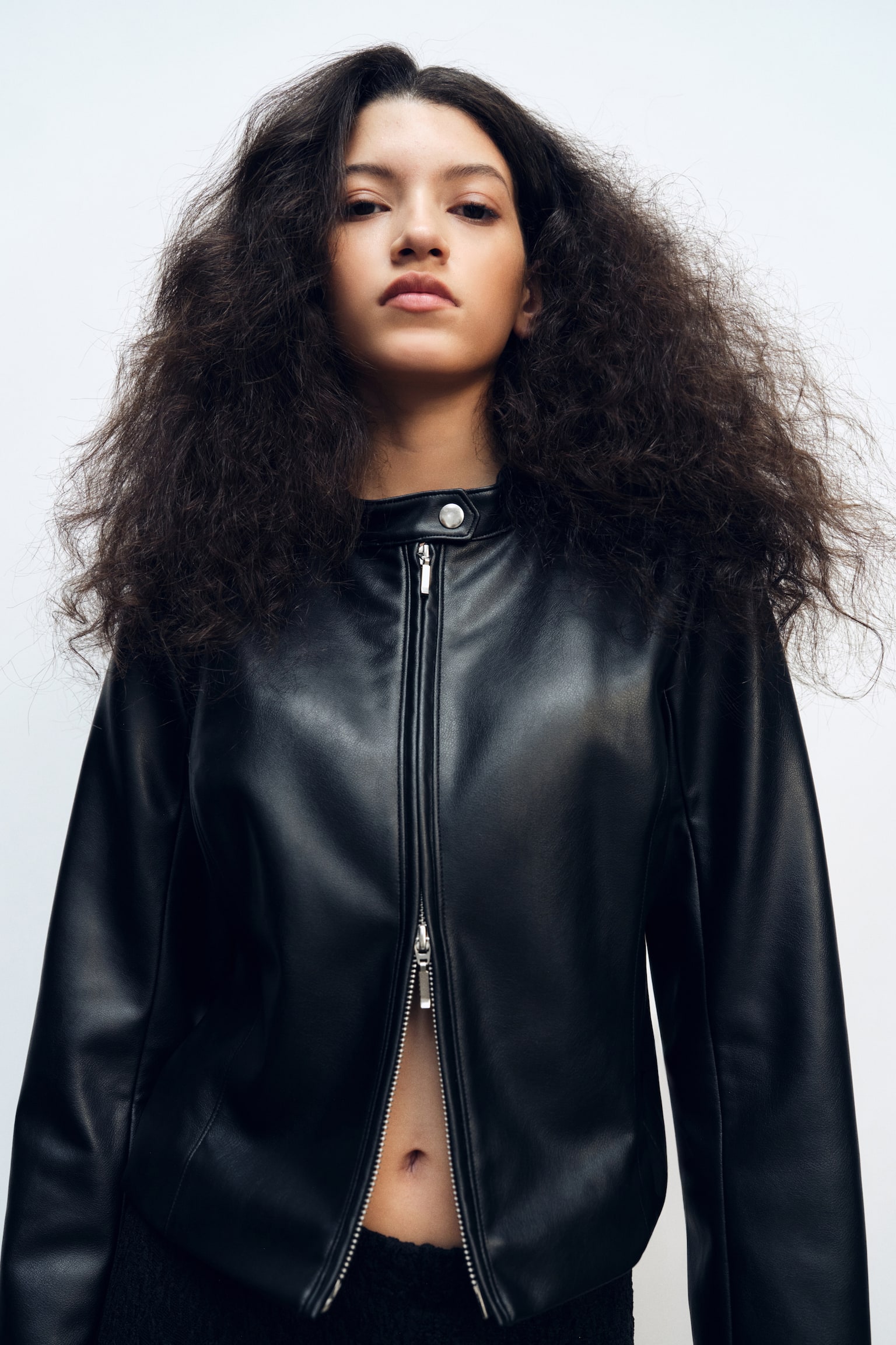 Женская куртка H&M Biker with Zipper, цвет: Чёрный — фото 2
