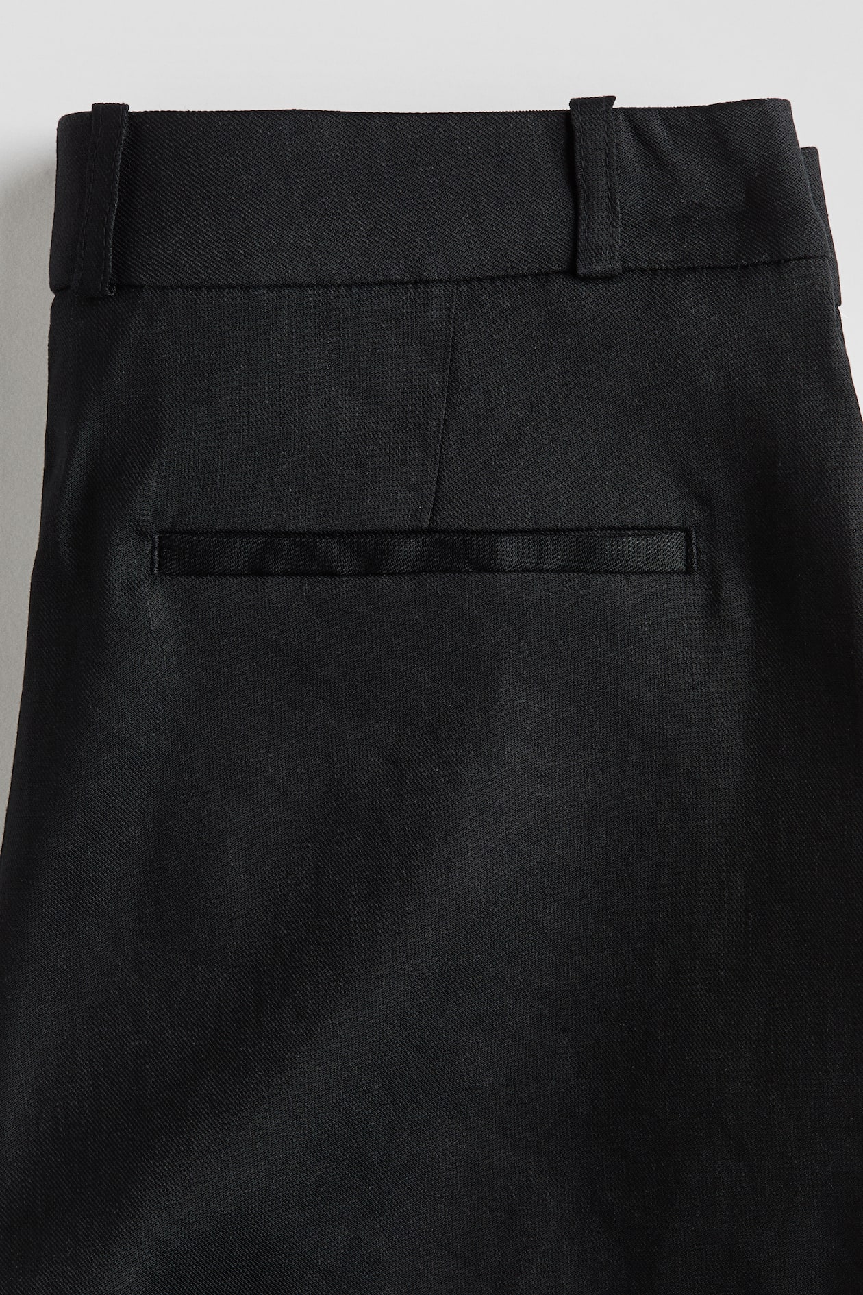 Loose-Fit Linen-Blend Shorts - image 5