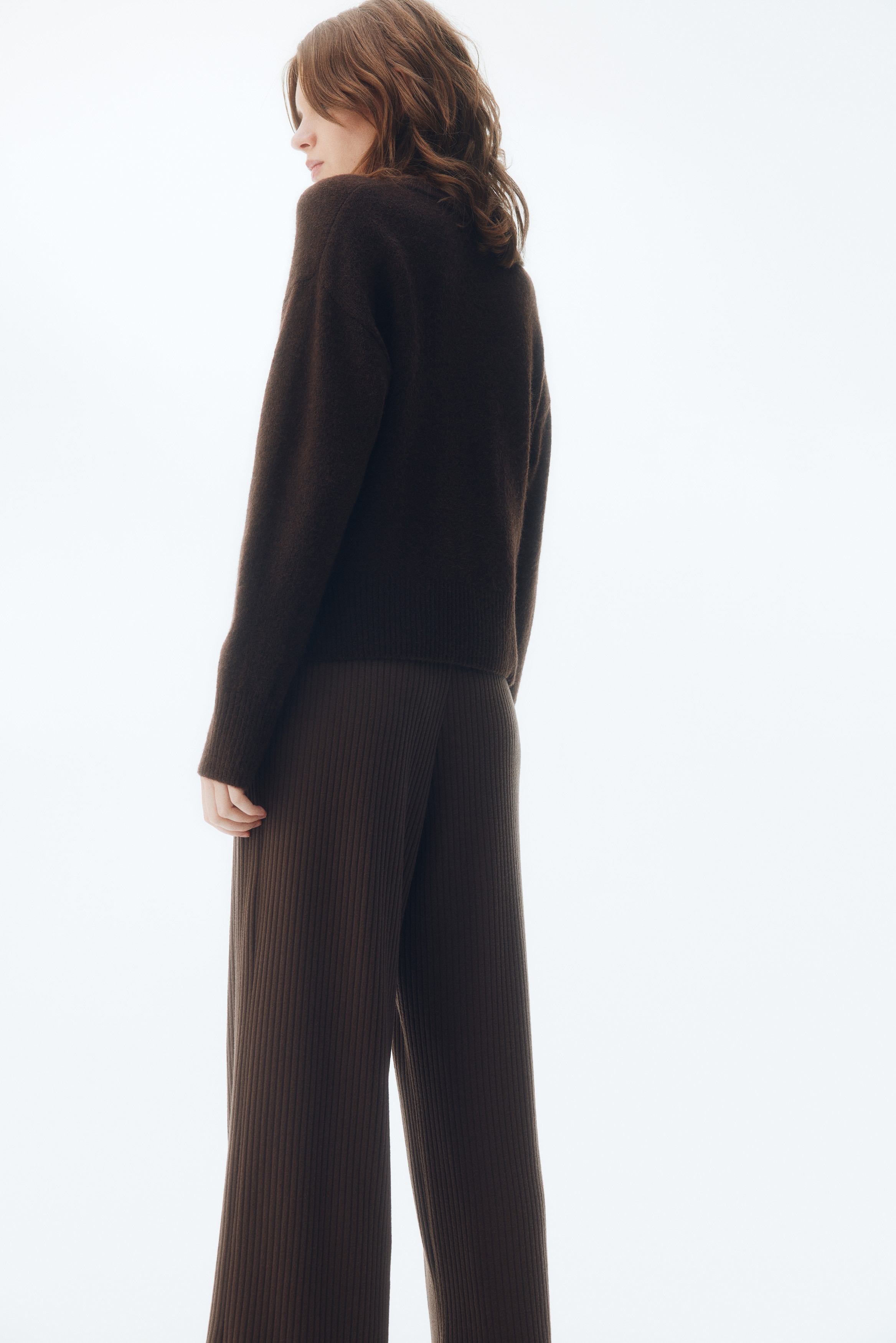 Wide rib-knit trousers