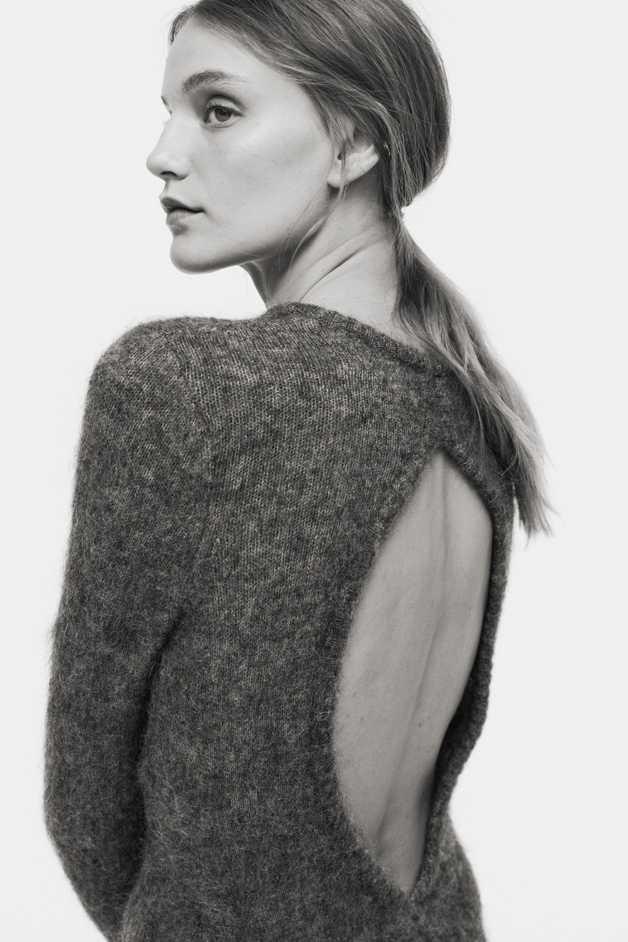 拡大画像を表示: モヘアブレンド オープンバックワンピース - ダークグレーメランジ - レディース | H&M JP 4