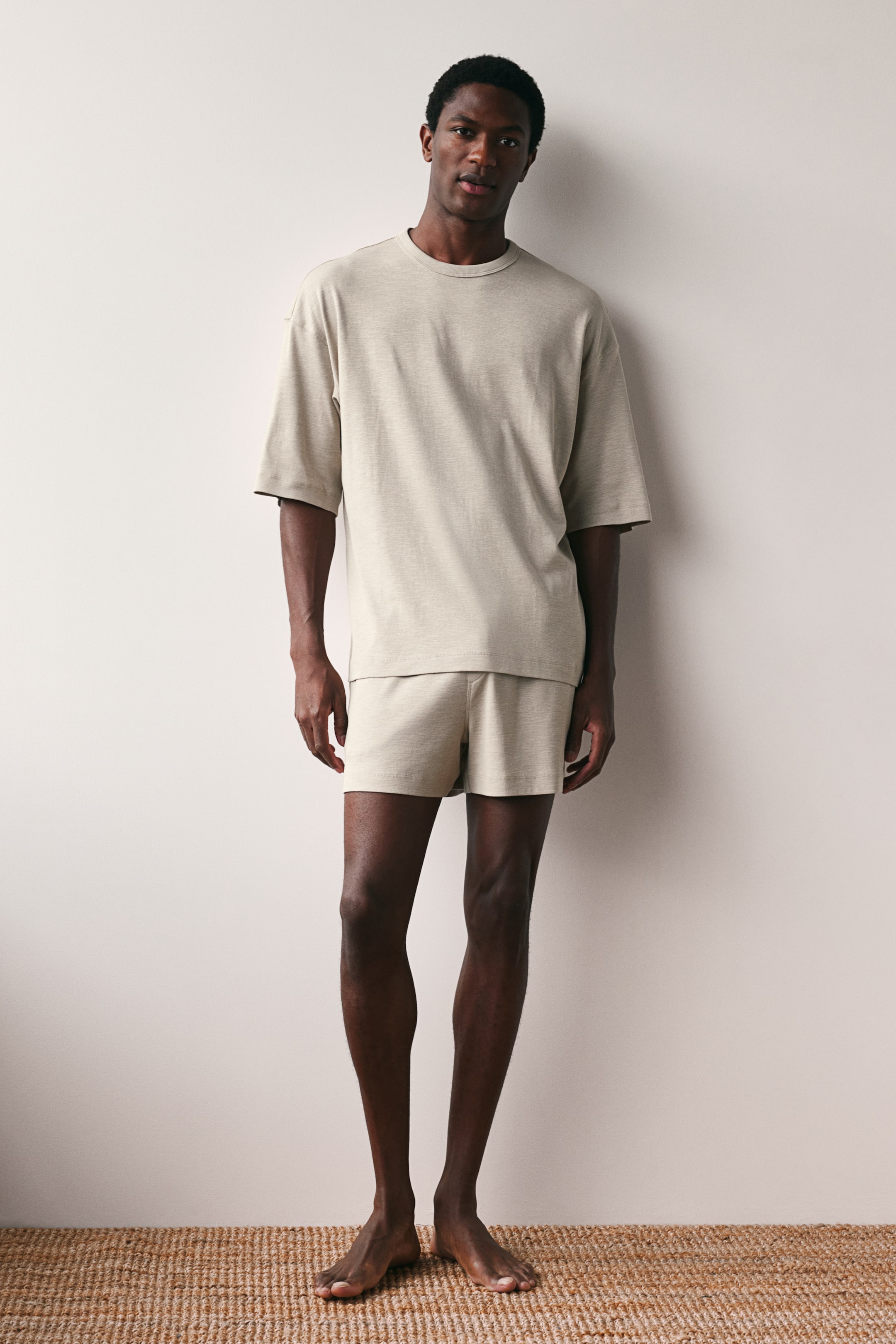 Pyjama T-shirt and shorts - Light beige - Men | H&M GB 3