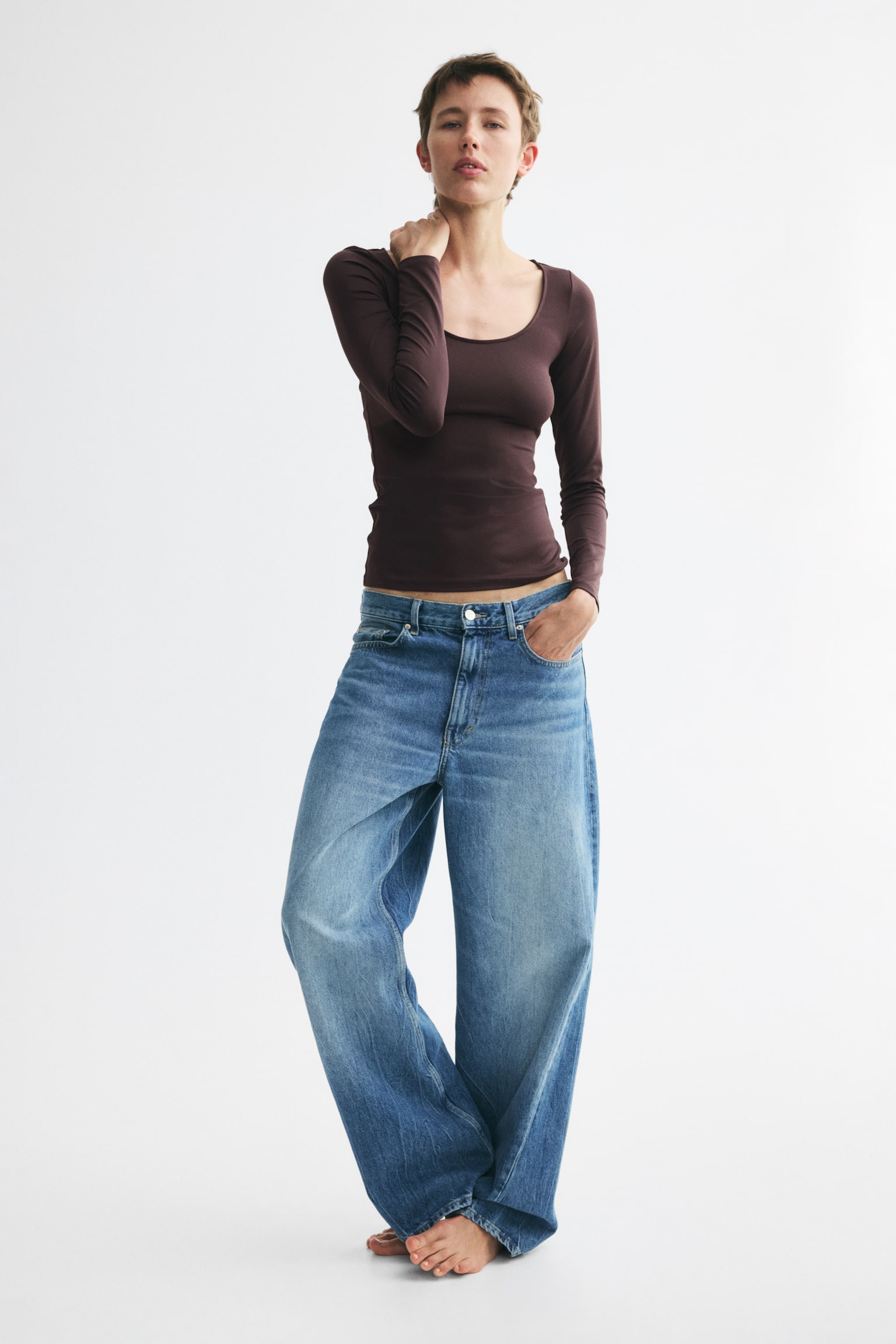 Long-Sleeved Scoop-Neck Top - Dark brown/Black/White - 1