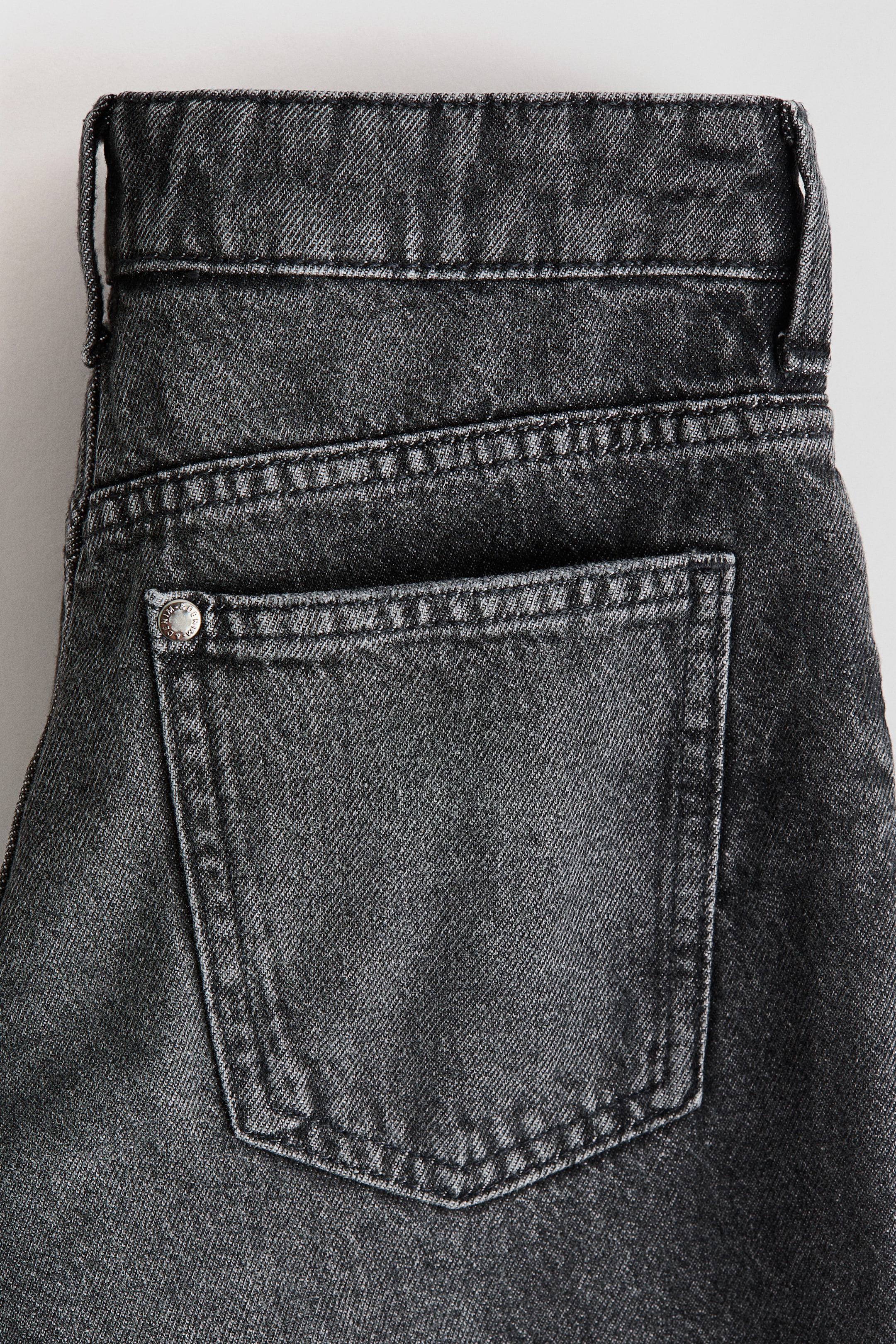 Beck Loose Fit Jeans