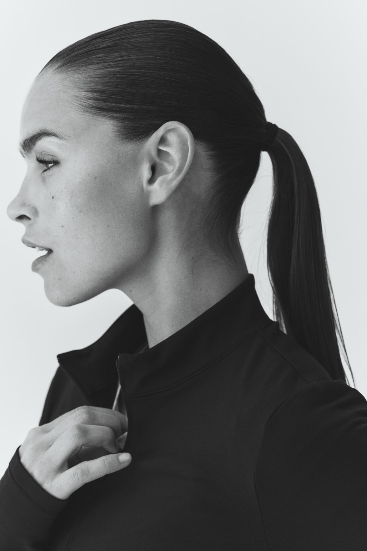 Женский топ H&M Move Warm Half-Zip Sports with Fleece SoftMove™, цвет: Чёрный — фото 4