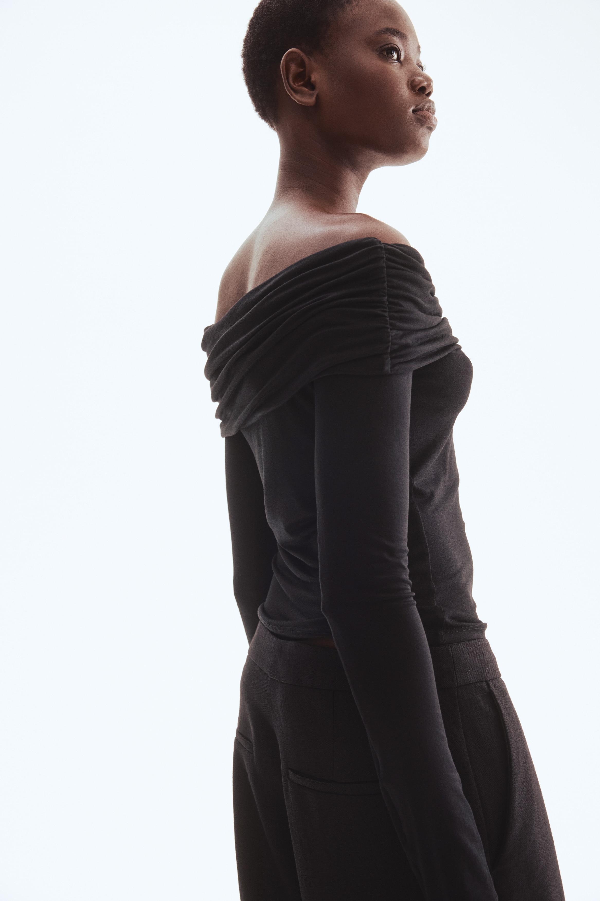 オフショルダー ブラック 長袖 トップス オフショルダートップス - ブラック - レディース | H&M JP