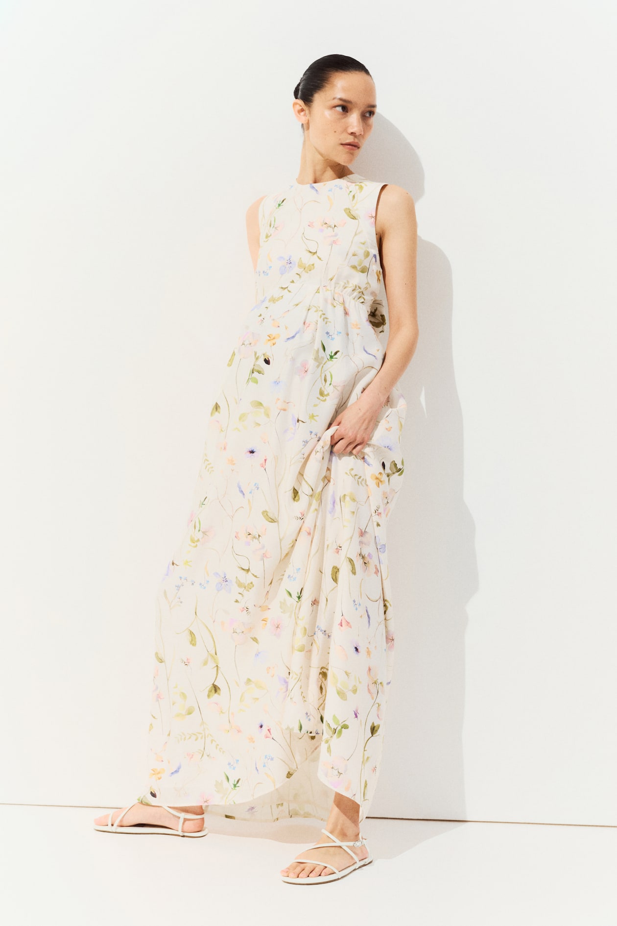 MAMA Robe longue avec nœud dans le dos Crème/fleuri FEMME H&M FR