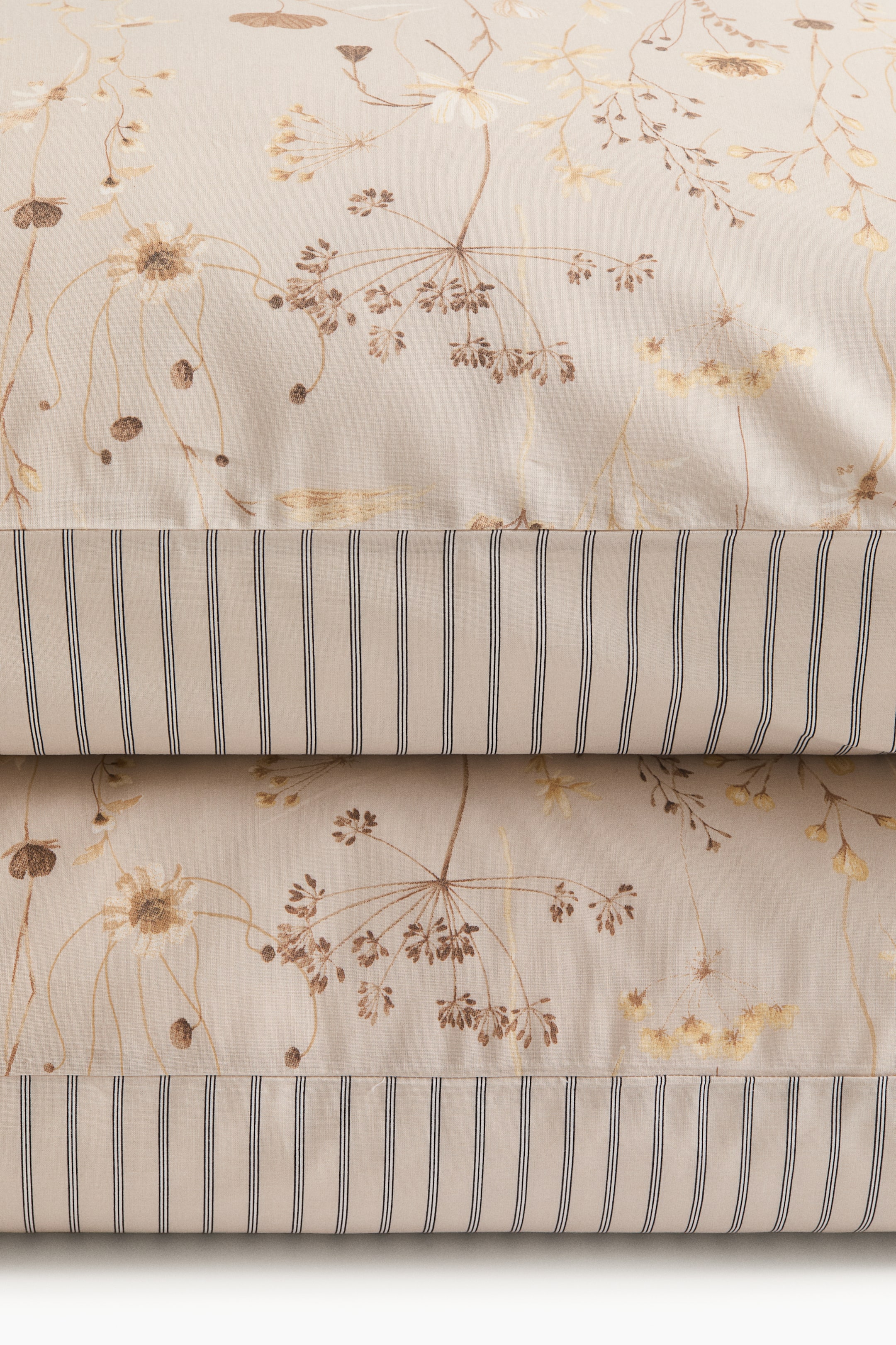 2-pack floral pillowcases