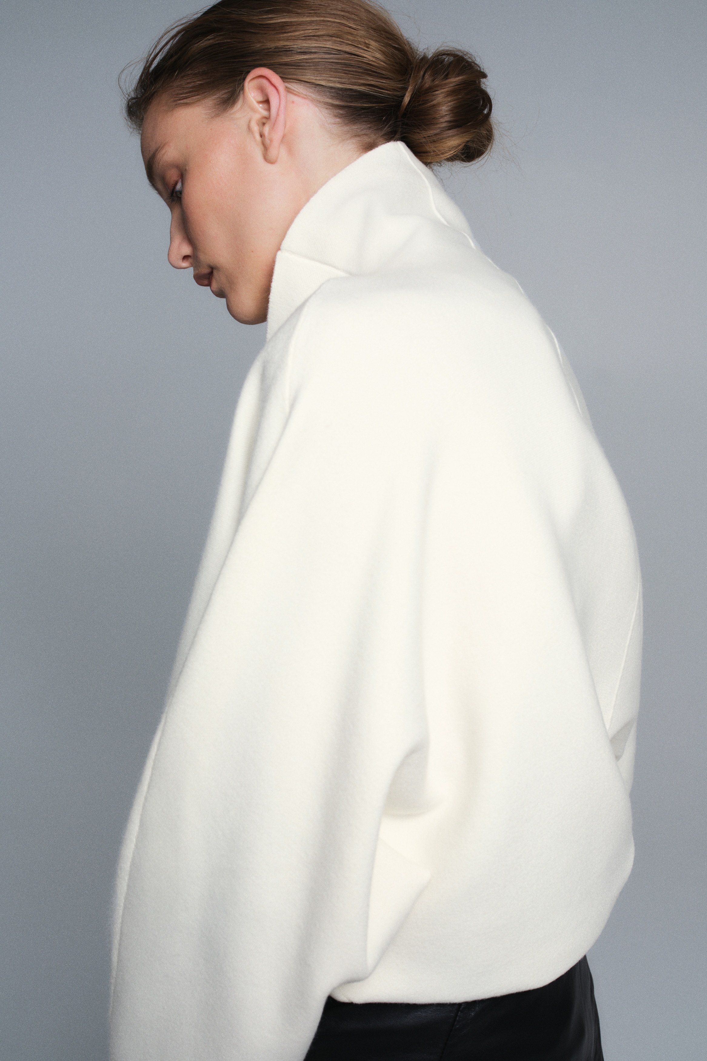 Women's Cream Oversized Mock-Turtleneck Sweater | H&M US
