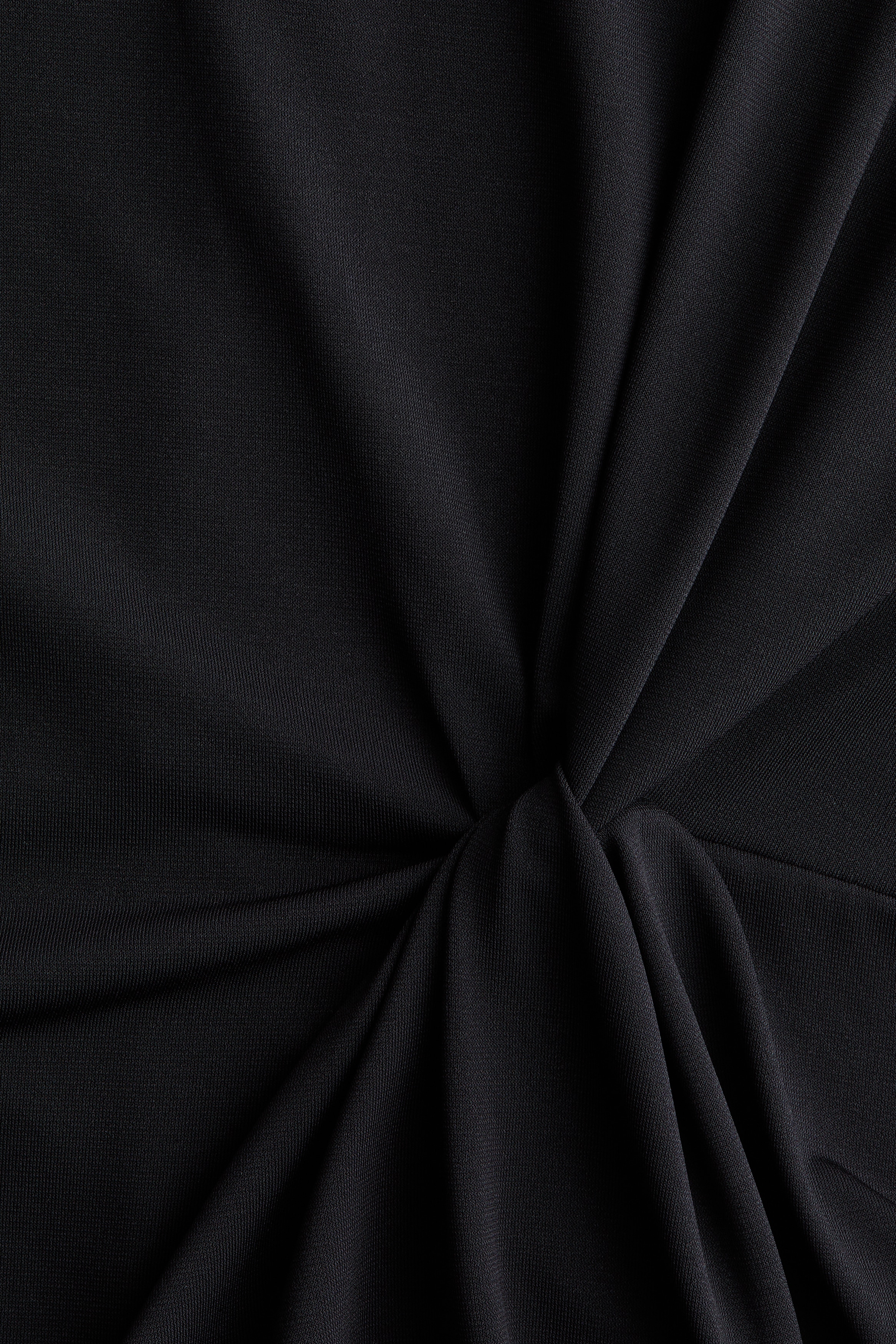 Twist-detail top