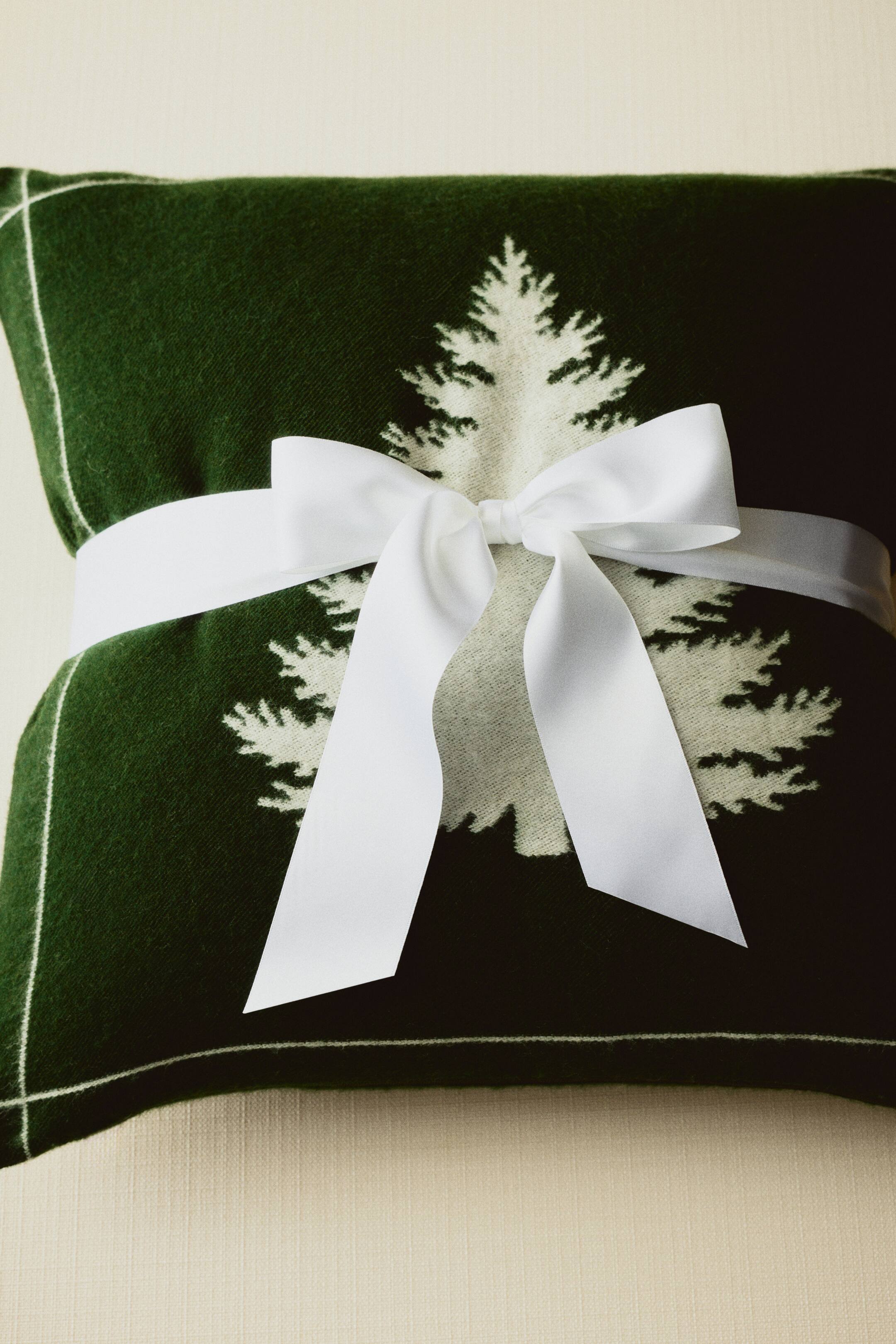 Grösseres Bild ansehen: Kissenhülle aus Wollgemisch - Dunkelgrün/Fichte - HOME | H&M CH 1
