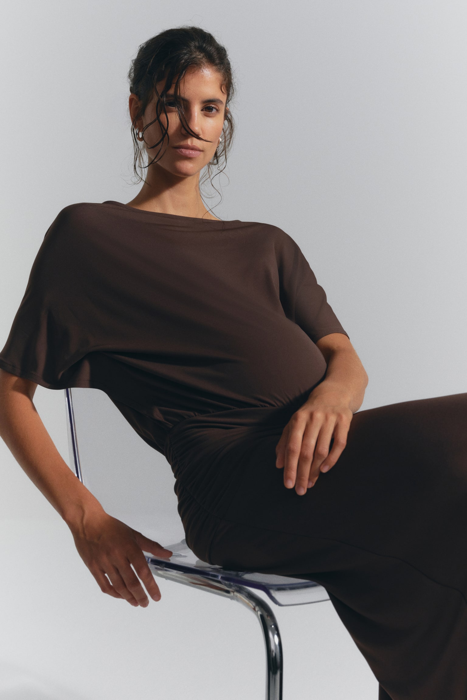 Женское платье H&M Mama Draped Maxi, цвет: Тёмный коричневый — фото 4