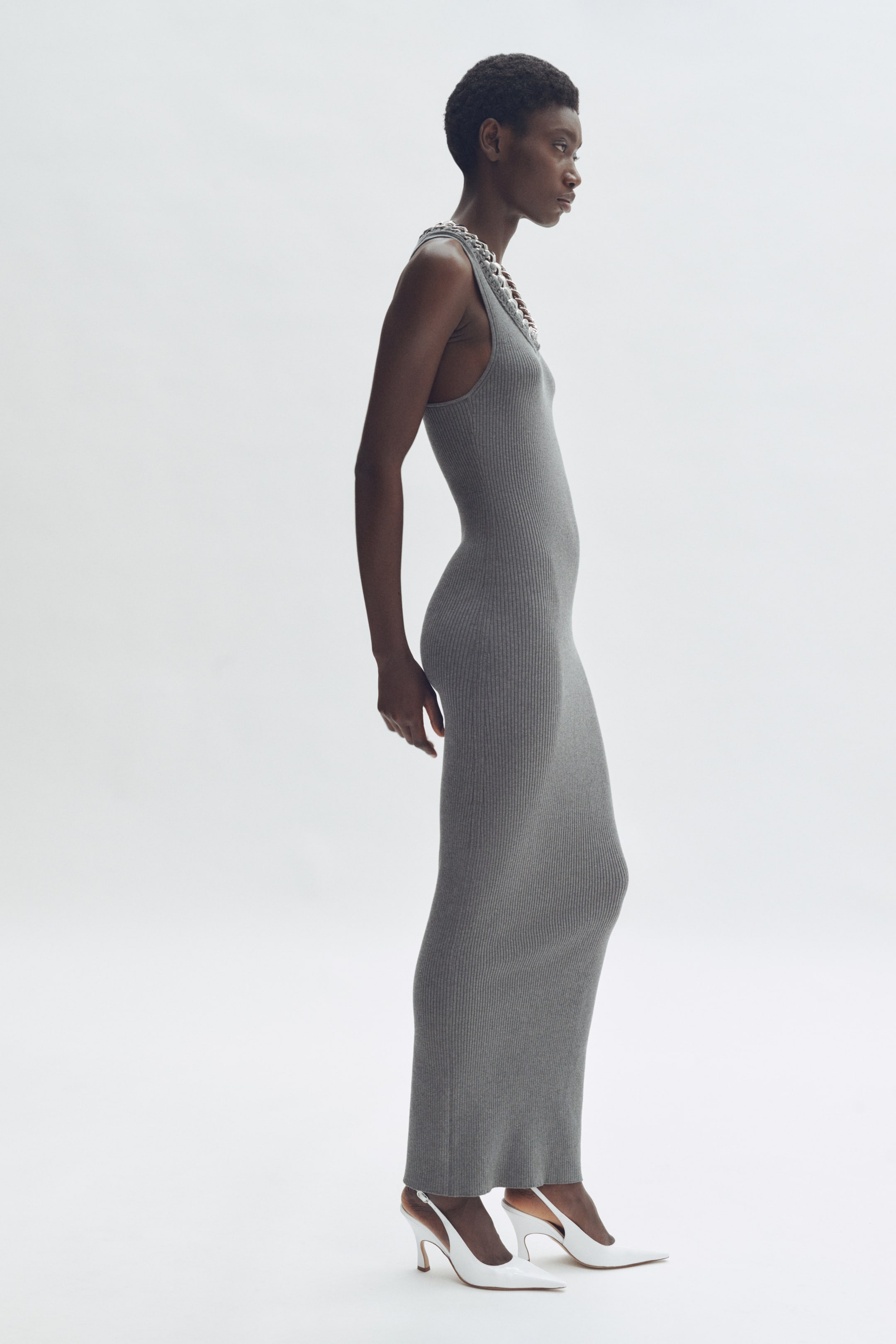 Robe côtelée avec chaîne