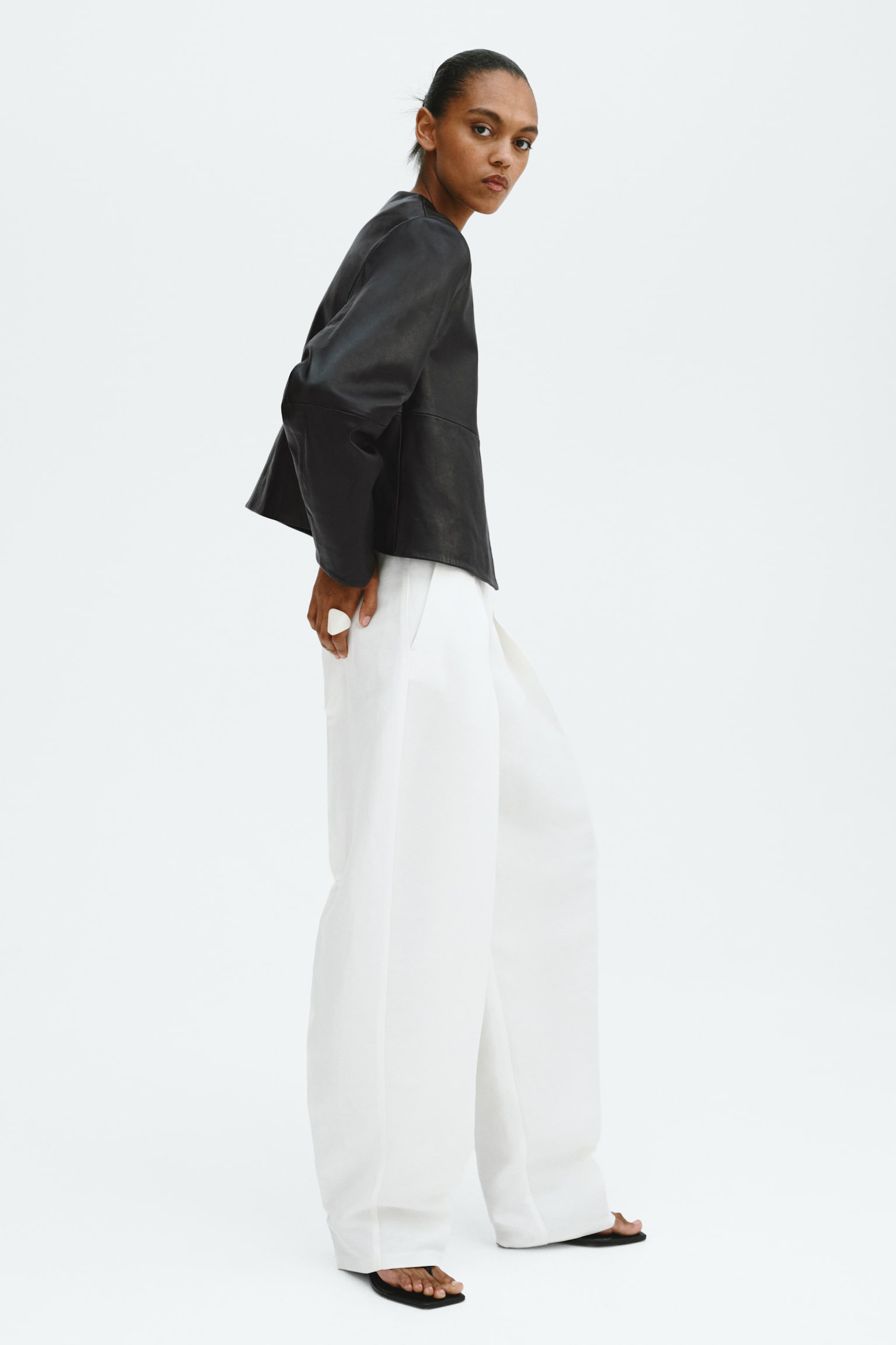 Short leather jacket - Black - 6