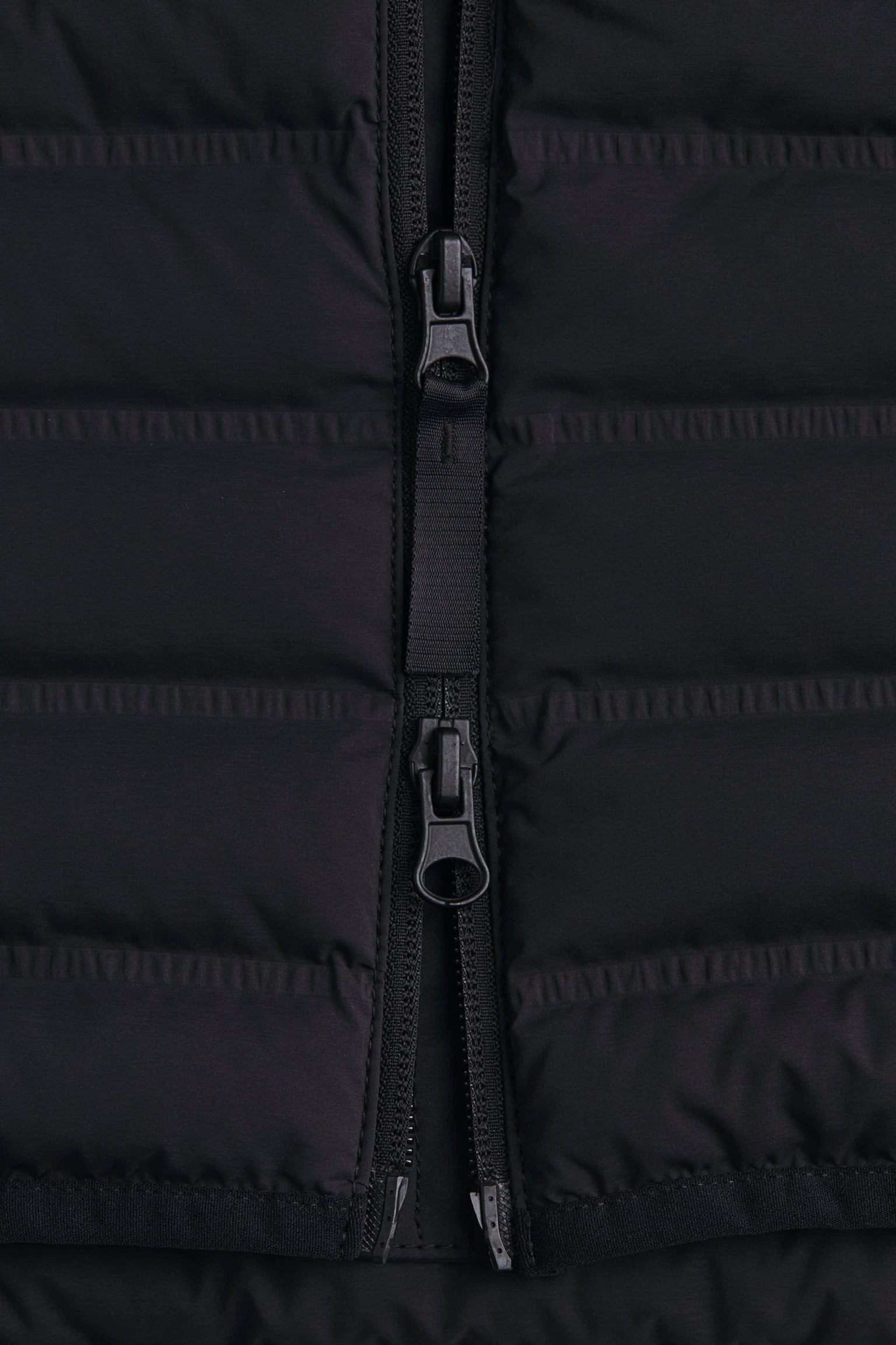 Женская куртка H&M Move Hybrid Padded Jacket with ThermoMove™, цвет: Чёрный — фото 9