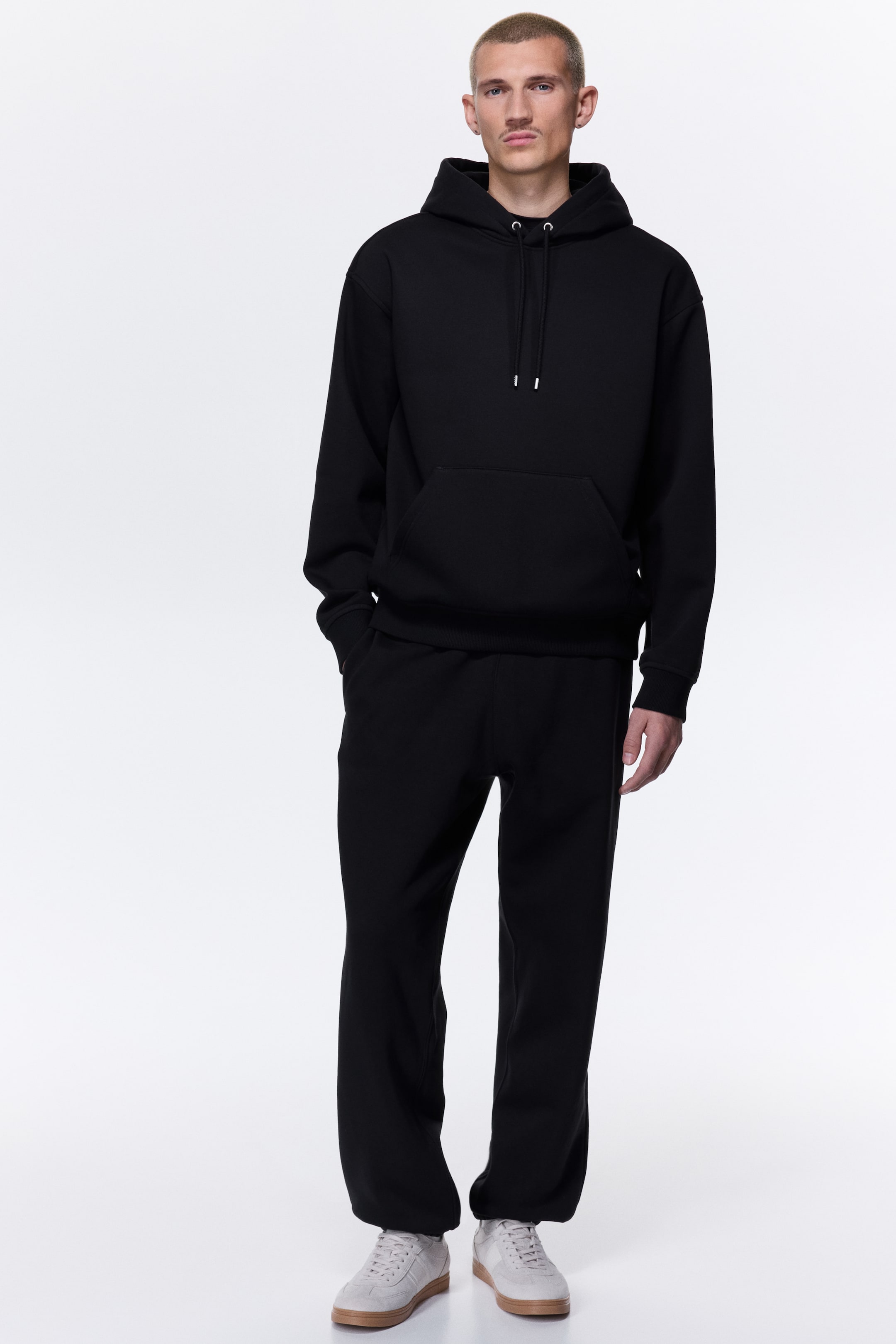 View larger image: Relaxed Fit Sweatpants - Black - Men | H&M US 1