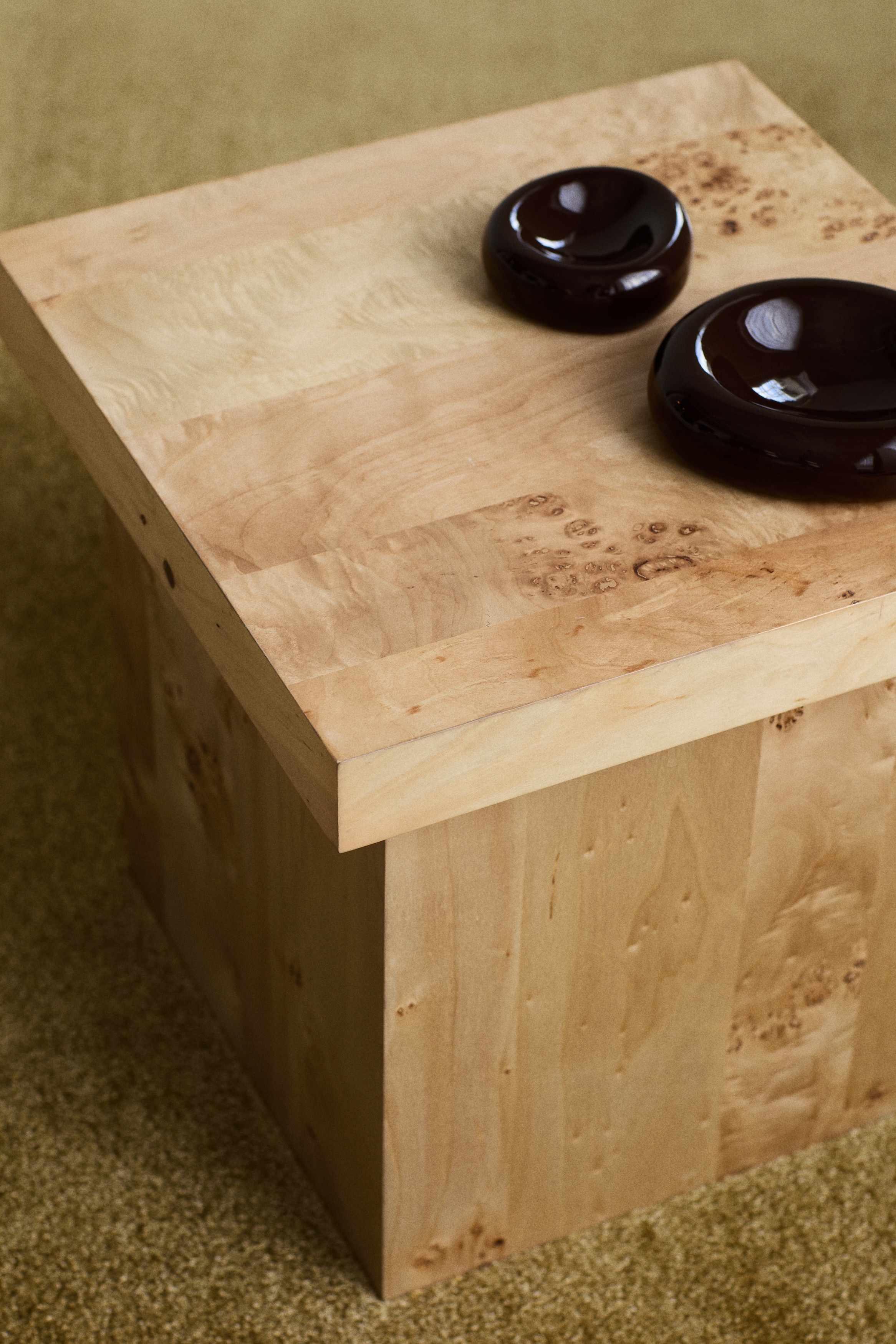 Sidobord i trä - Beige