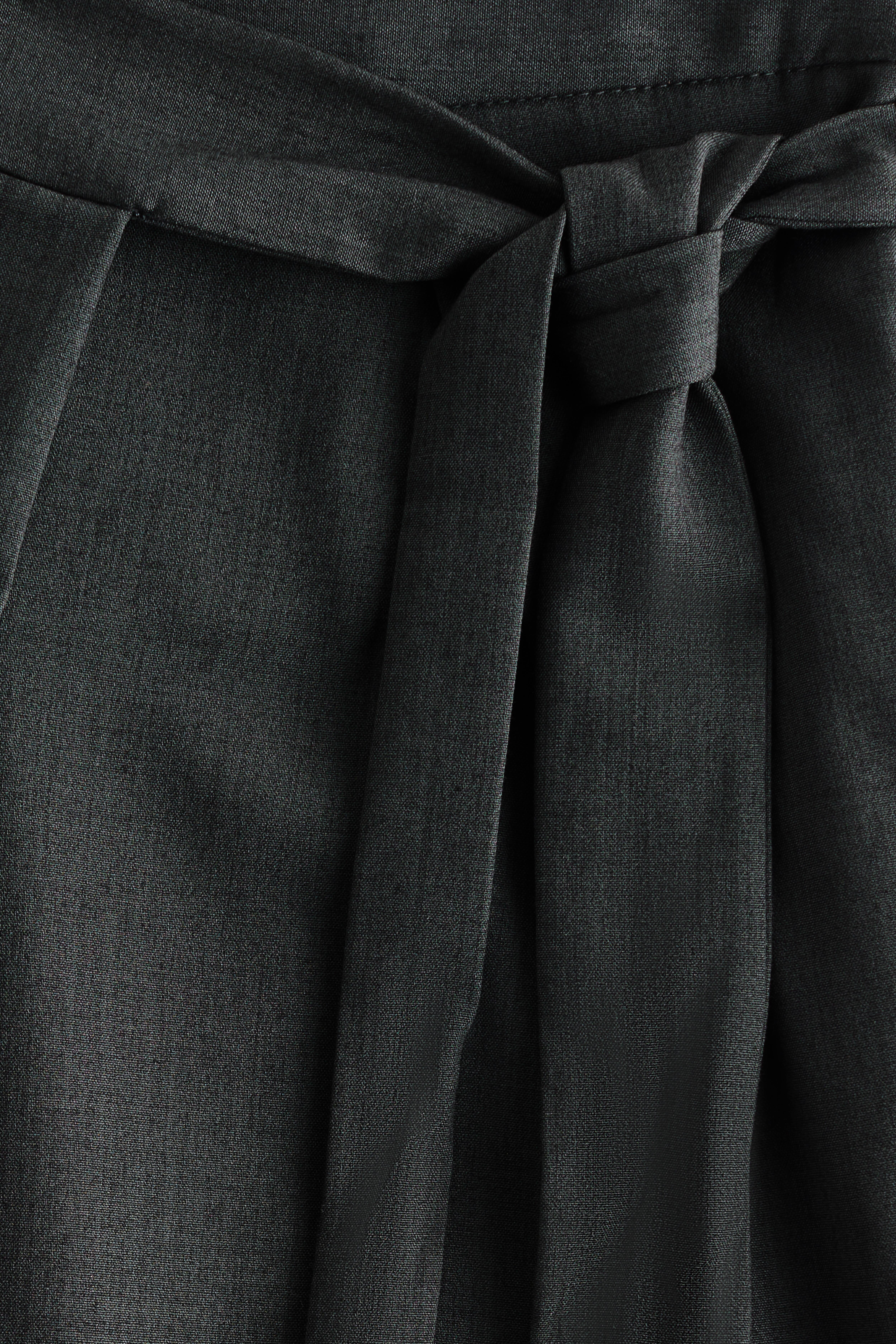 Pantalon avec détail croisé