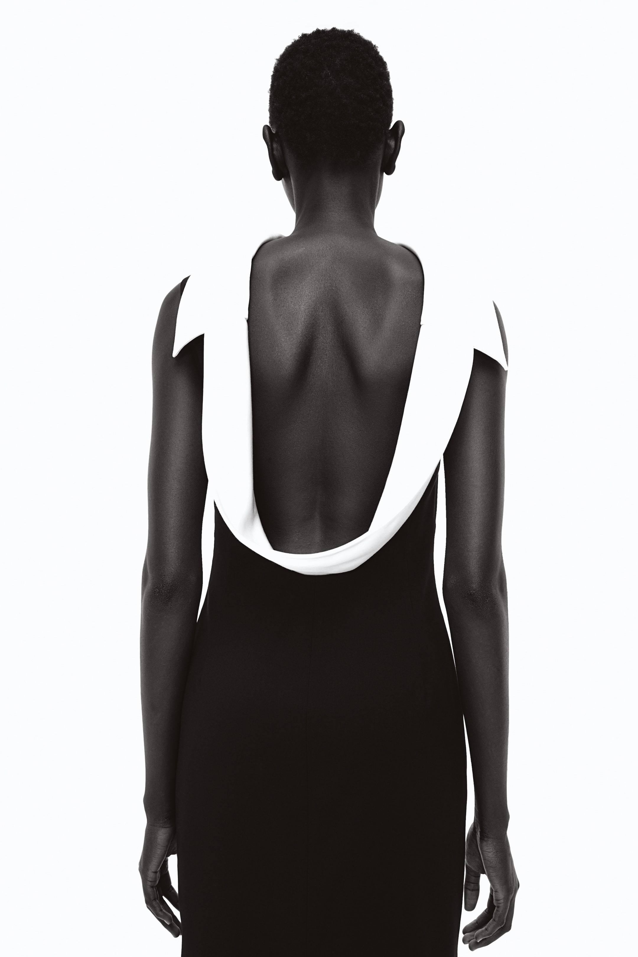 View larger image: Open-Back Dress - Black/white - Ladies | H&M CA 5