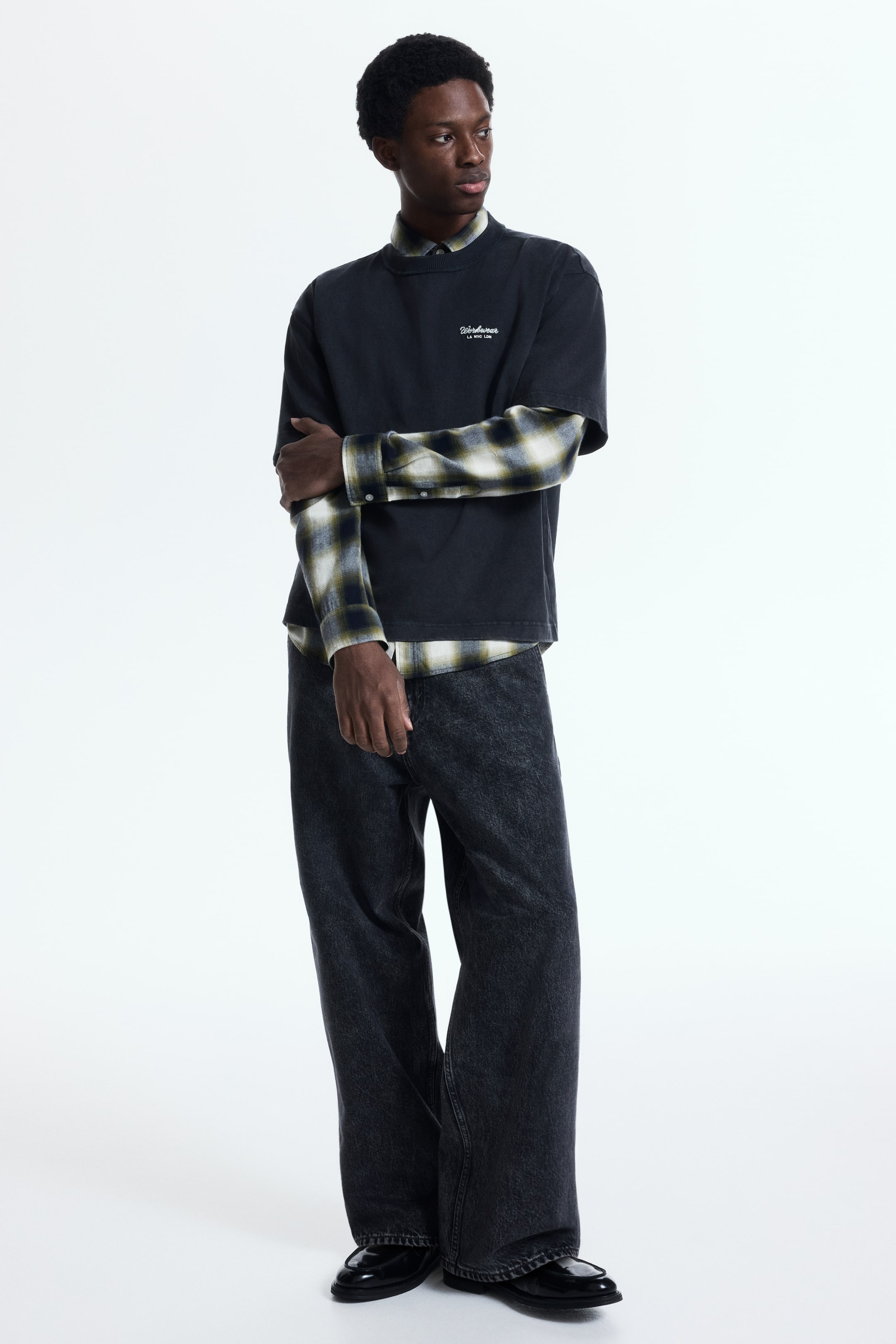 Xem ảnh lớn hơn: Áo thun in hình Loose Fit - Màu đen/Workwear - Men | H&M VN 3