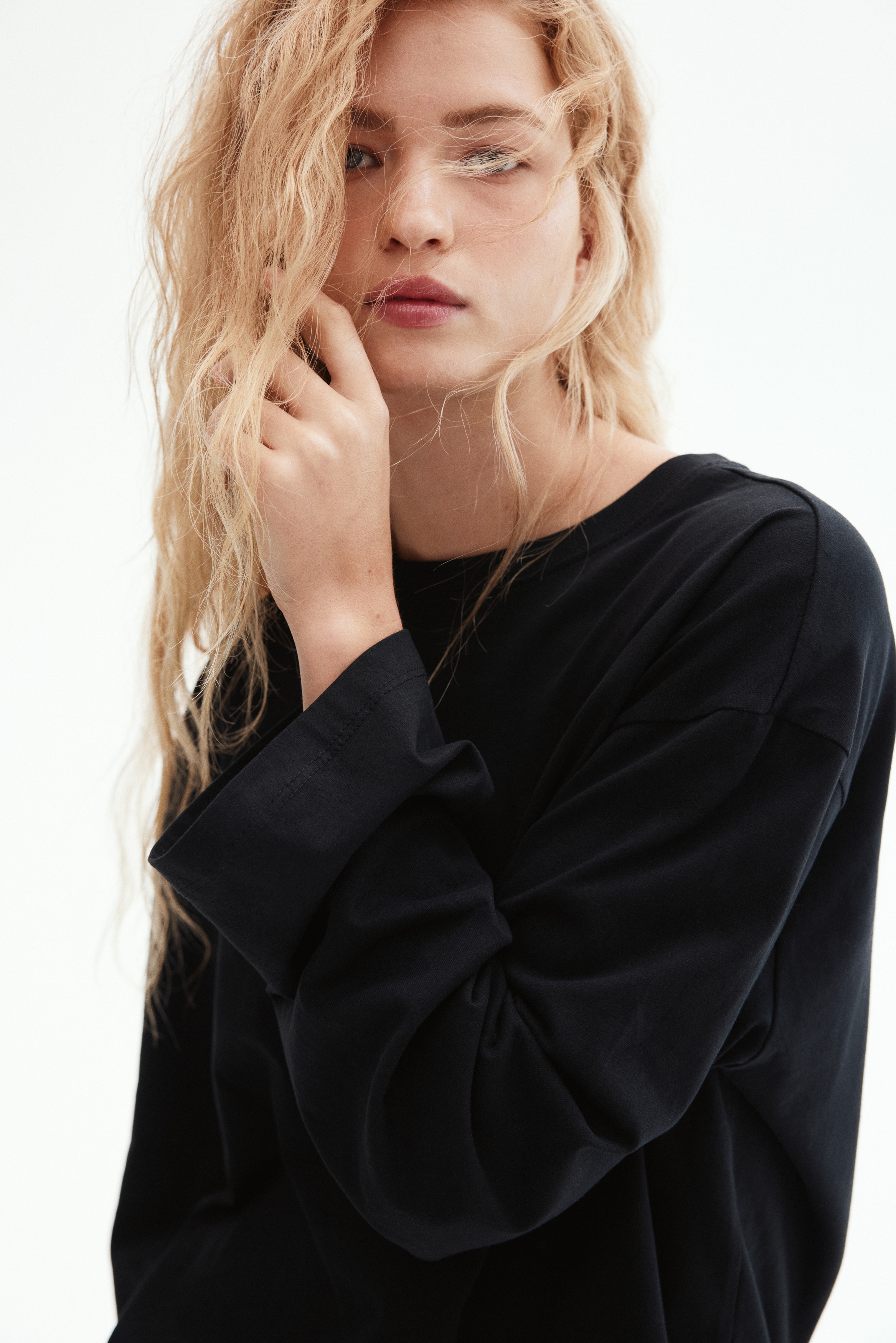 Long-sleeved cotton top