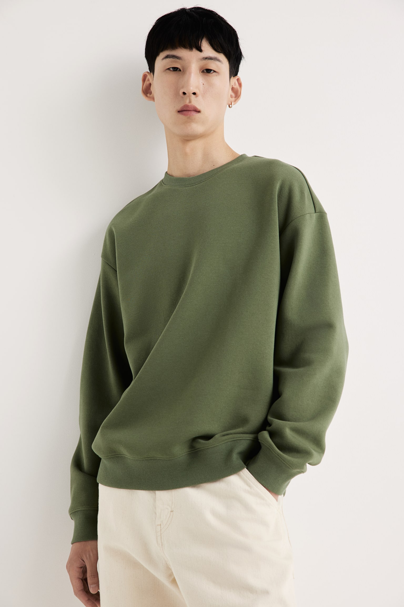 Loose Fit Sweatshirt - Green/Burgundy/Dark brown/Dark green/Black/Greige/Light beige/Dark blue/Cream/Black marl/Pink/Purple/Pistachio green/Beige/Light grey marl/Dark turquoise/Light grey/Dark aubergine/White/Light grey marl - 1