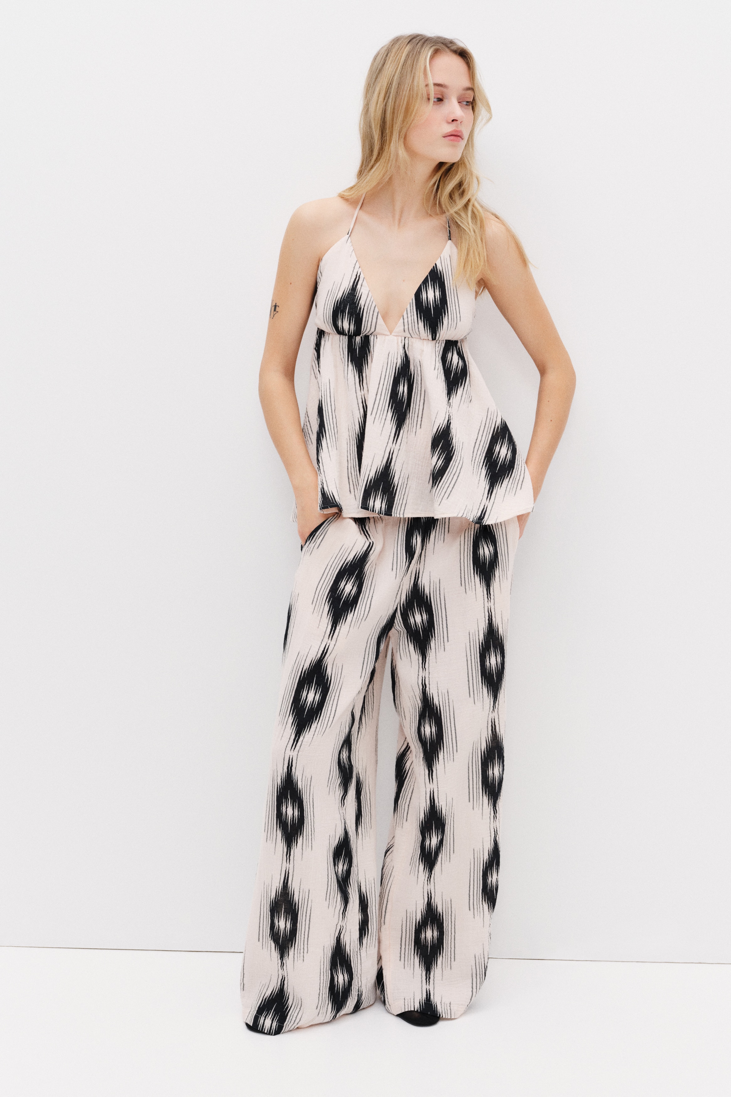 Straight-Leg Muslin Pants from H&M - $20.99
